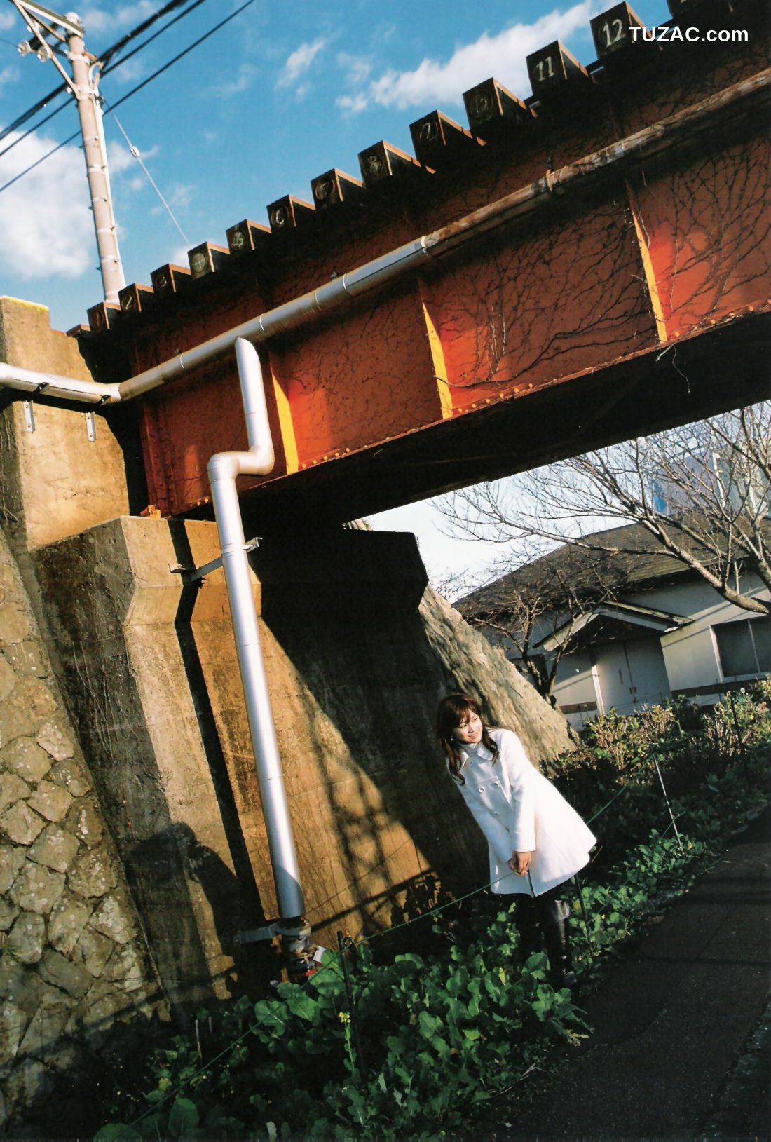 PB写真集_亀井絵里 《ERI》 写真集[134P]