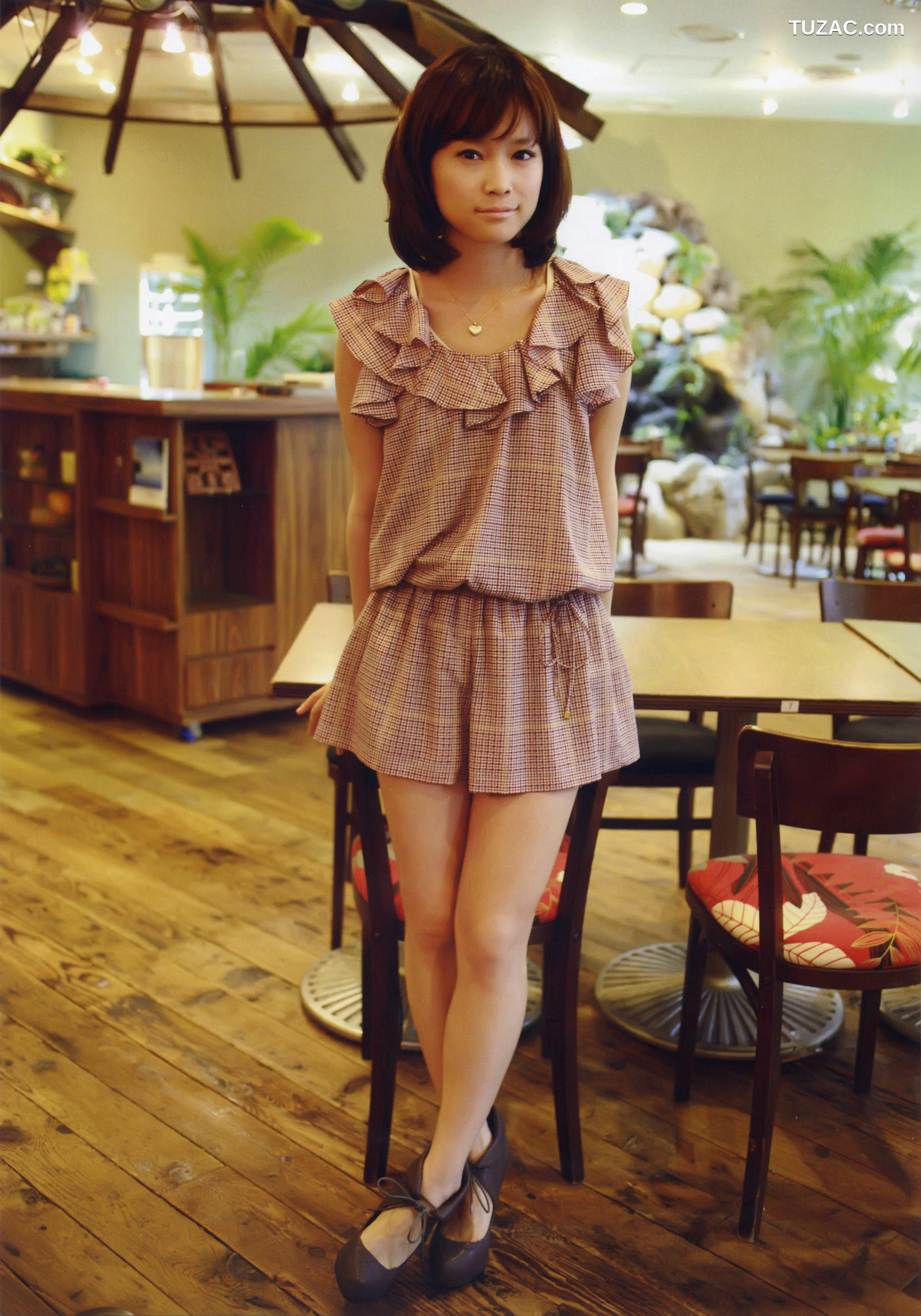 PB写真集_亀井絵里《Thanks》 写真集[65P]