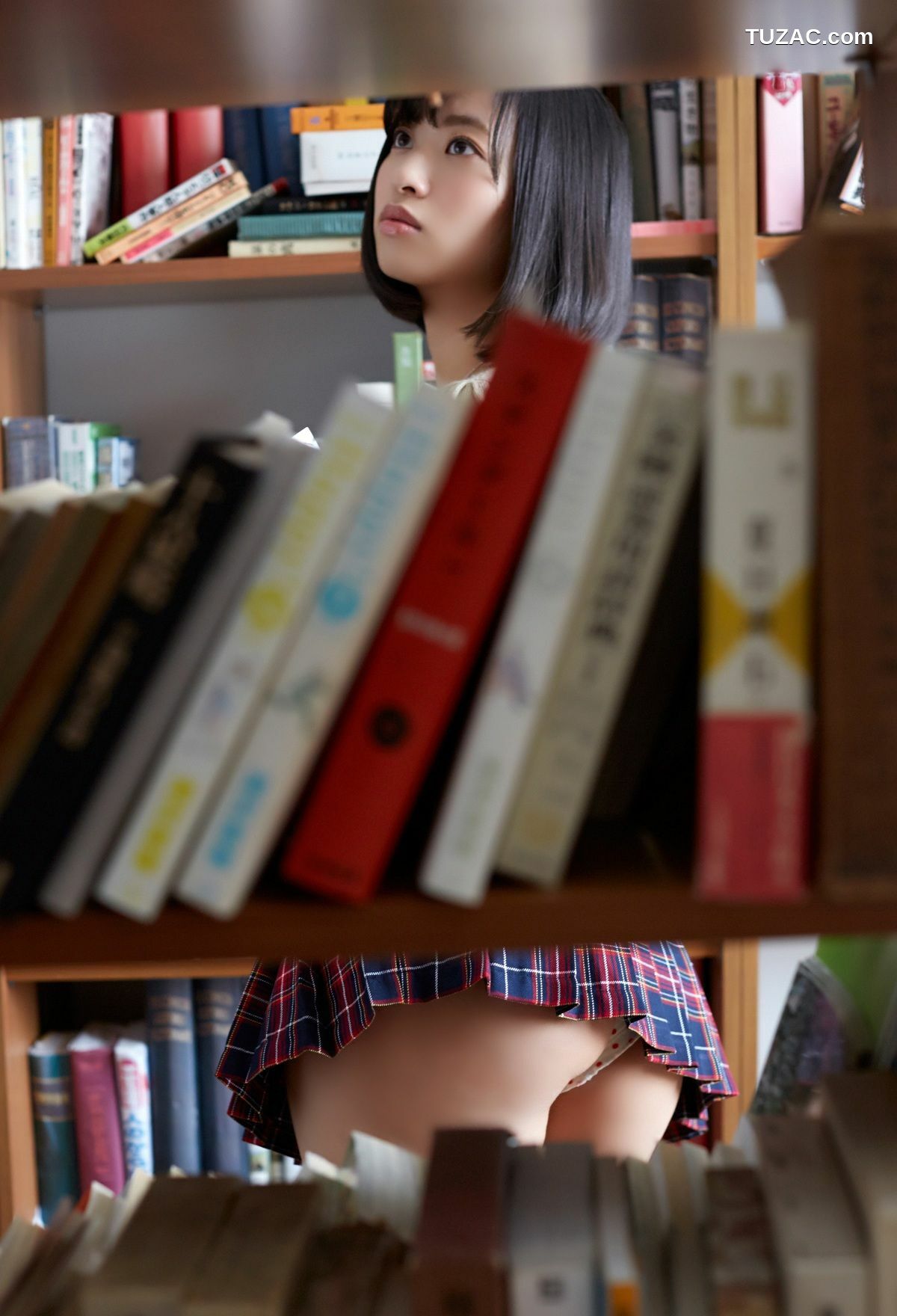 PB写真集_倉持由香《尻系女子》解禁グラビア  [75P]