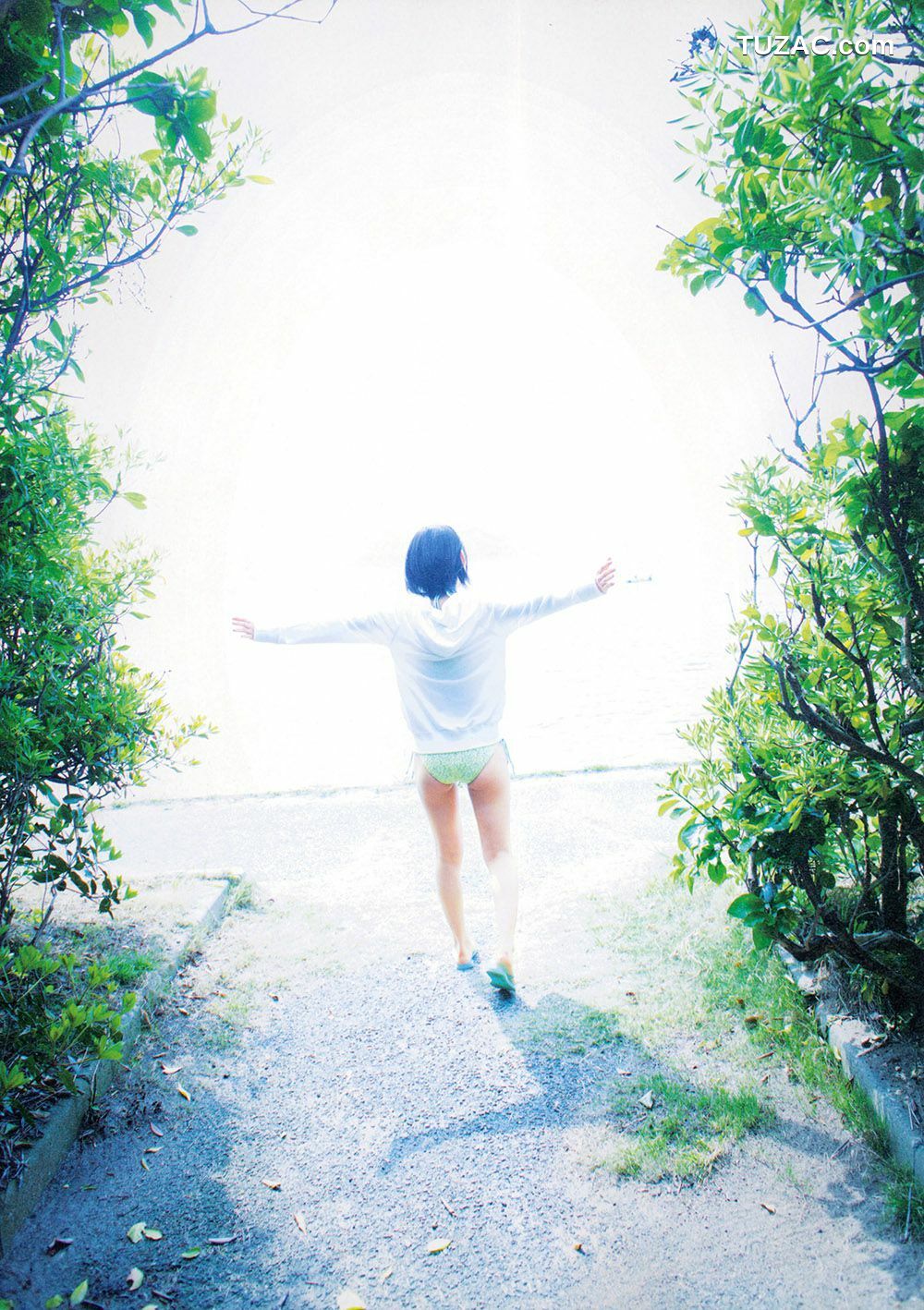 PB写真集_宮脇咲良/宫胁咲良《Sakura》 [129P]