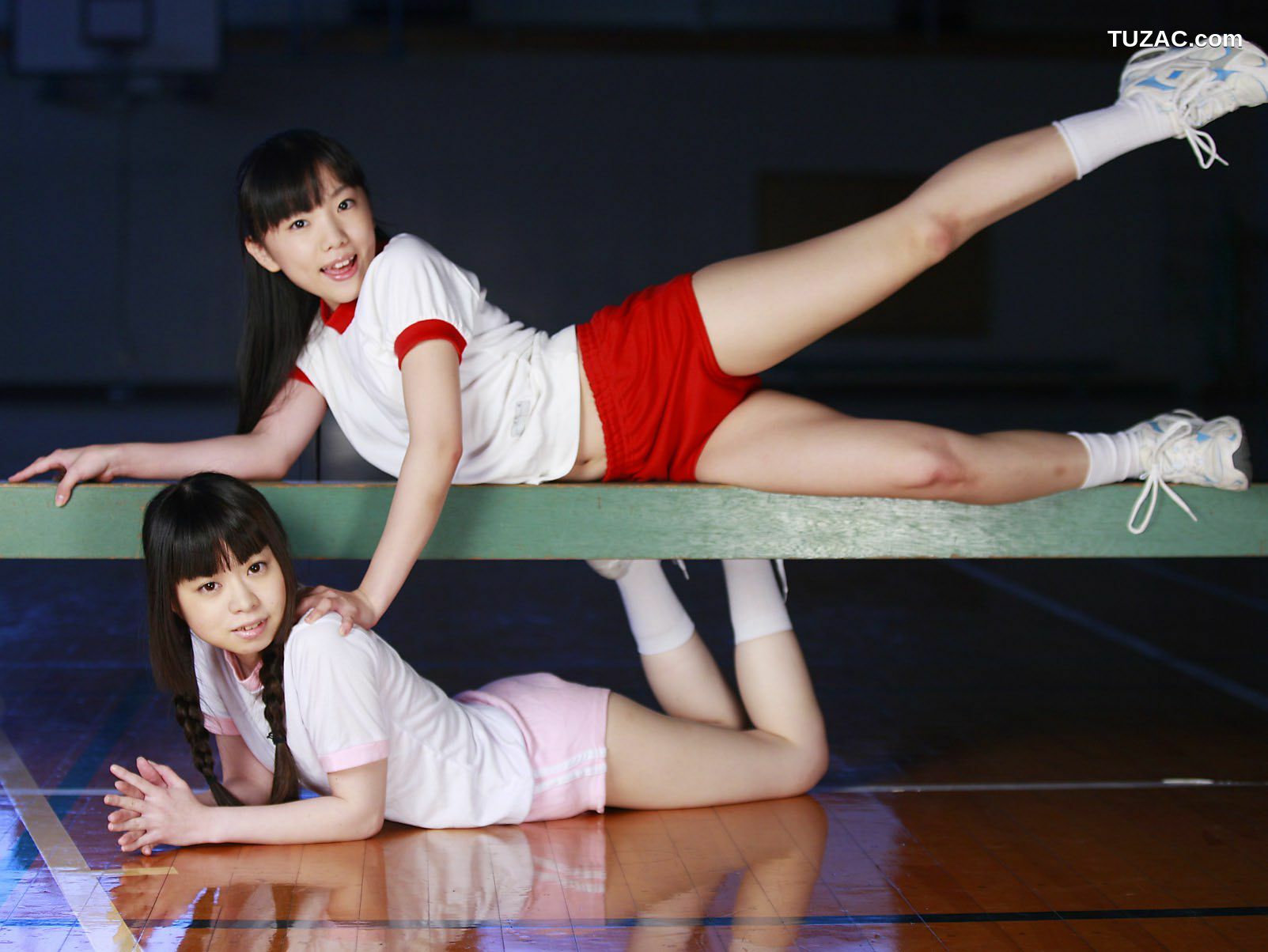 PB写真集_山本麻里菜、山本有沙 《ガールズダイアリー ドキドキ 有沙＆まりな》 [50P]