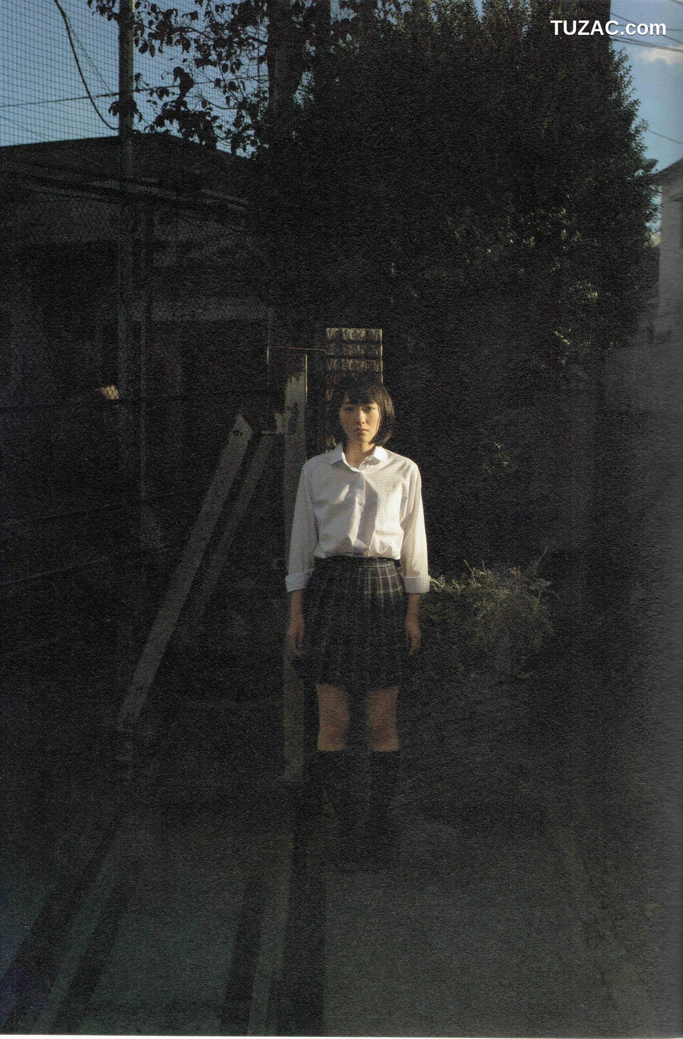 PB写真集_生駒里奈《君の足跡》 写真集 [126P]