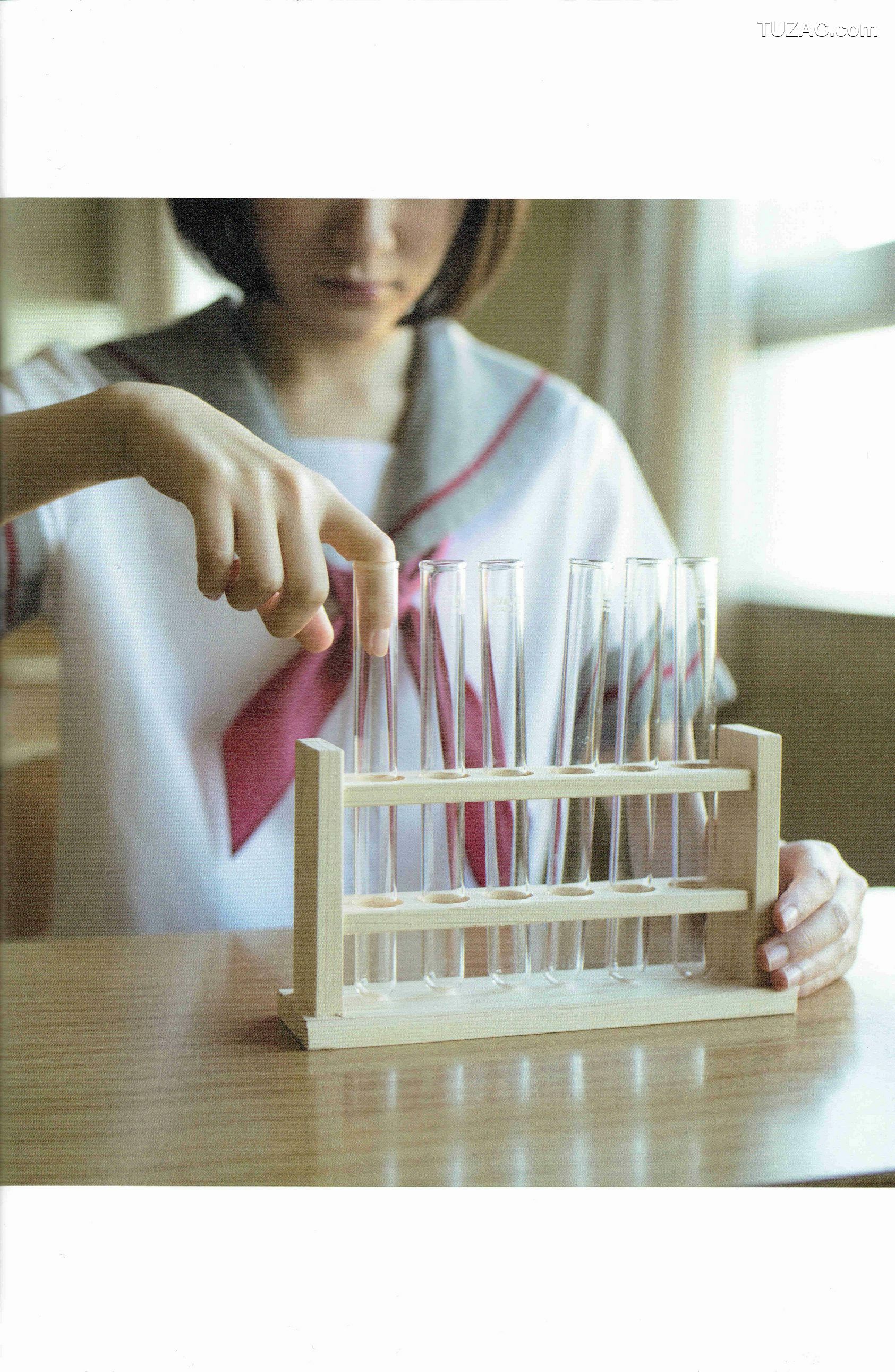 PB写真集_生駒里奈《君の足跡》 写真集 [126P]