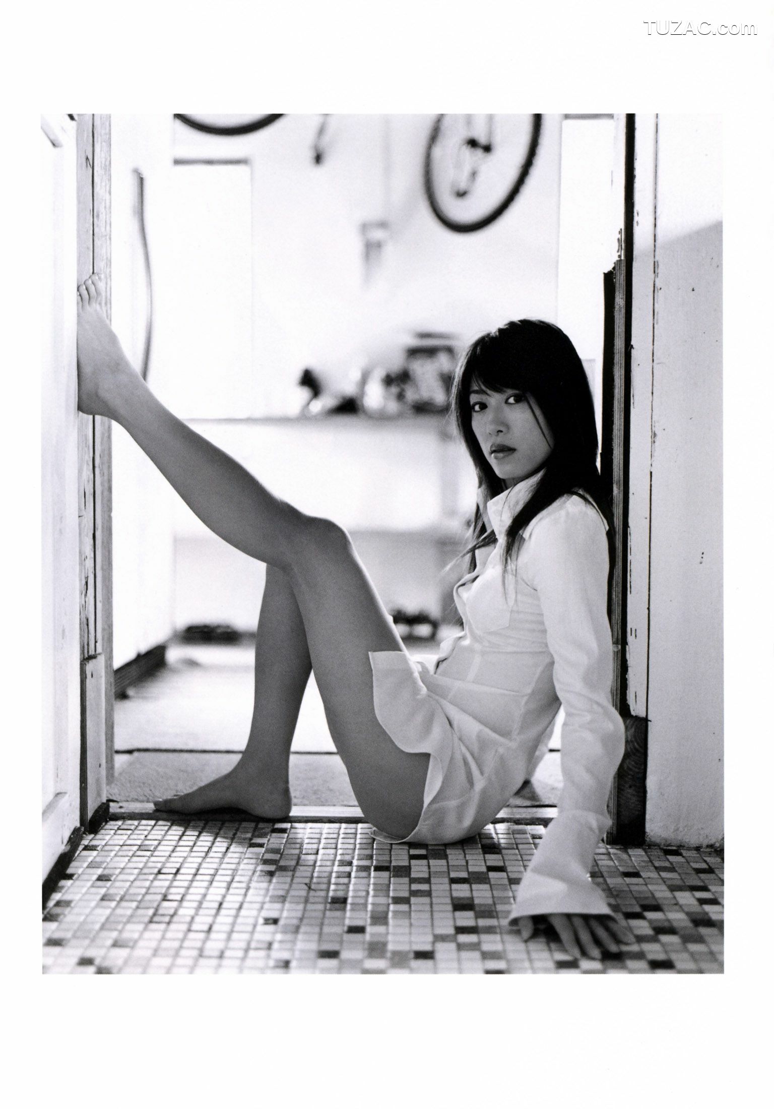 PB写真集_里田舞《My Life》 写真集[74P]