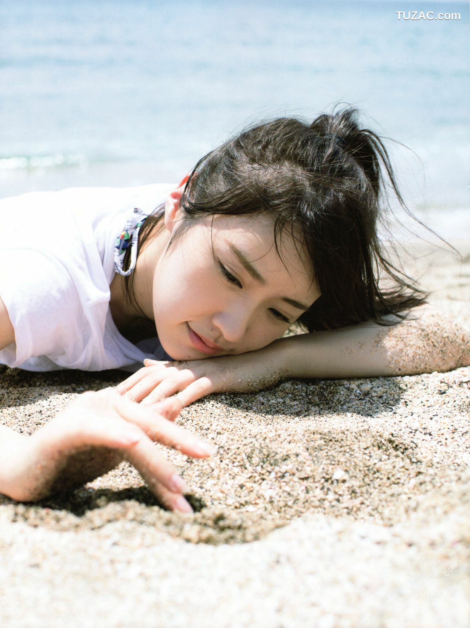 PB写真集_高山一実/高山一实 《恋かもしれない》 [119P]