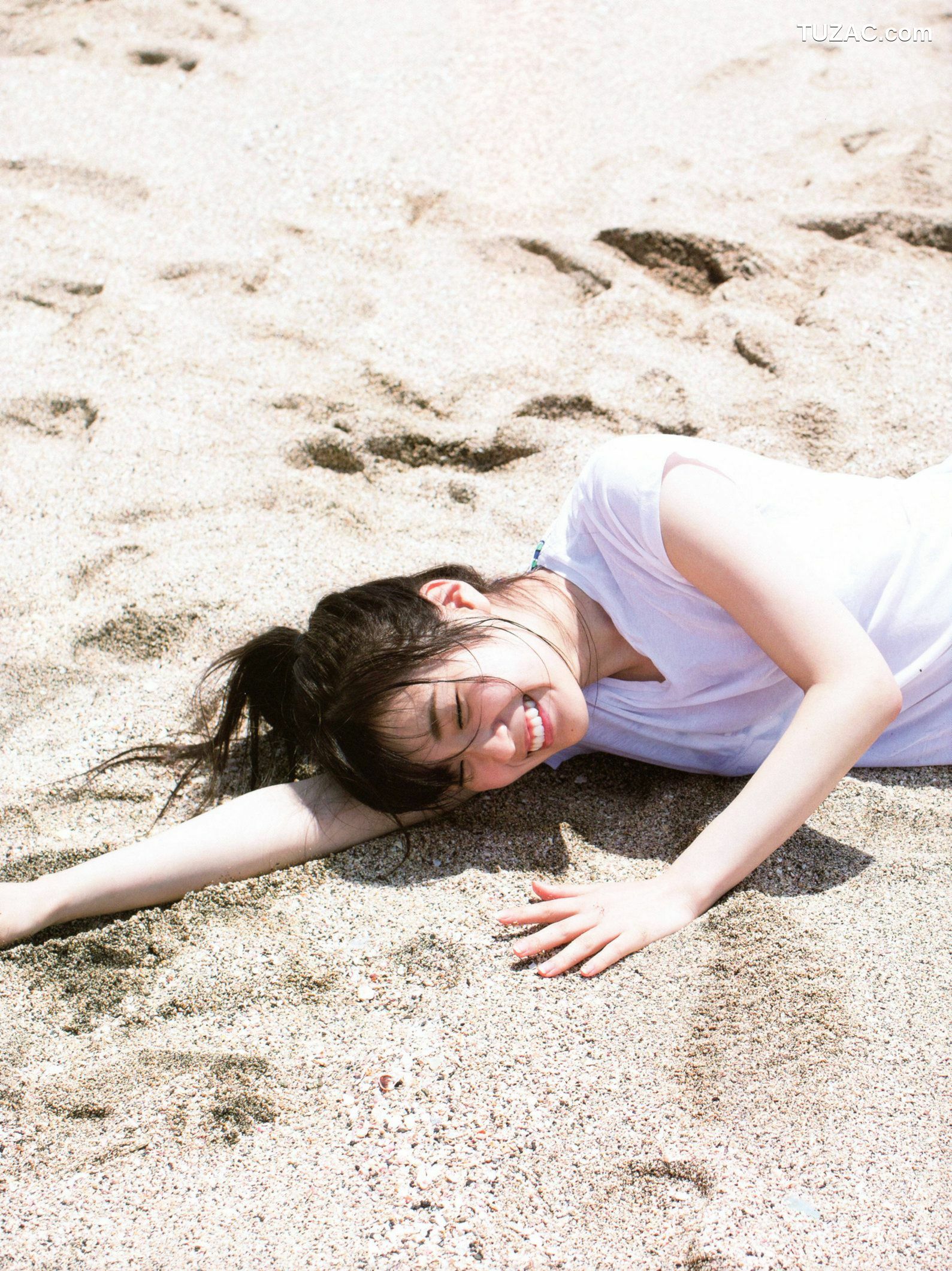 PB写真集_高山一実/高山一实 《恋かもしれない》 [119P]