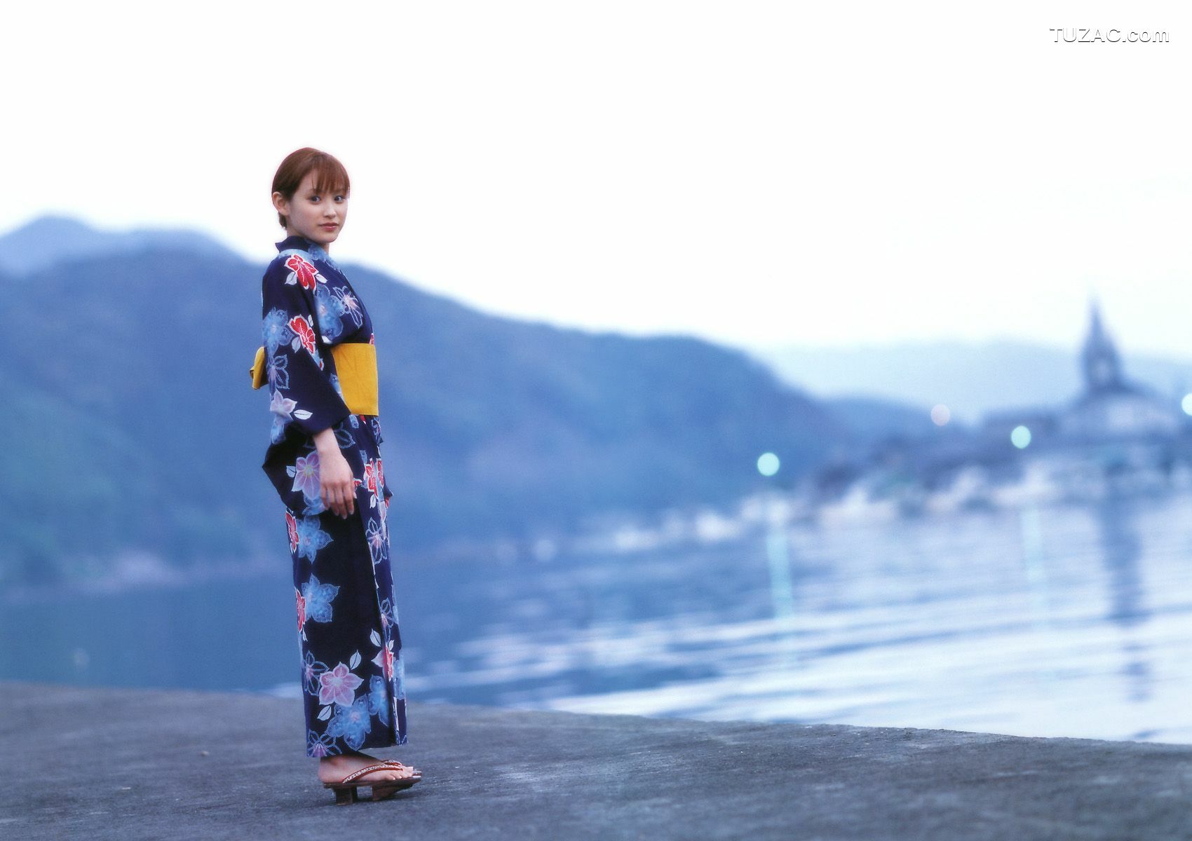 PB写真集_高橋愛《愛ごころ Ai Gokoro》 [88P]