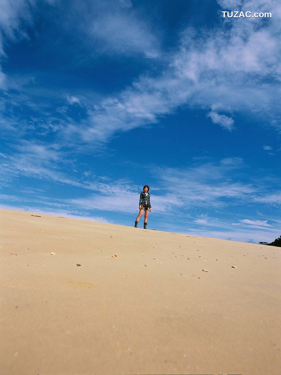 VYJ_長崎莉奈《LIGHT IN THE NATURE》 写真集[96P]