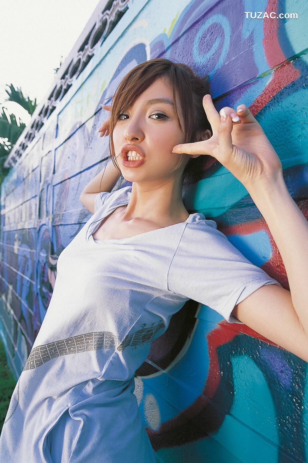 Wanibooks_ NO.51 Mariko Shinoda 篠田麻里子 写真集[196P]