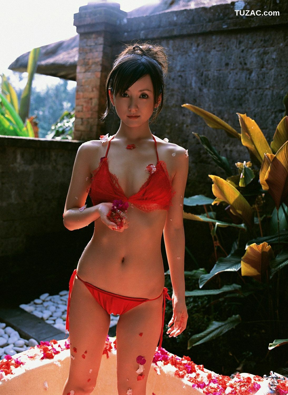 YS Web_ Vol.250 Ayaka Komatsu 小松彩夏 写真集[71P]