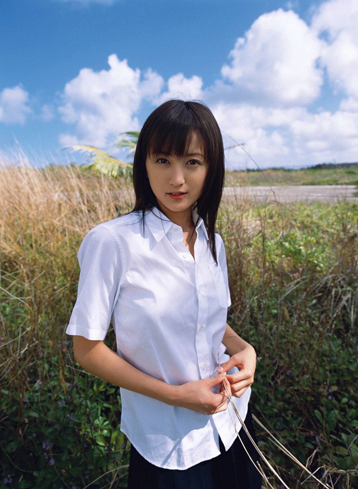 YS Web_小松彩夏《Genuine》写真集 Vol.121[64P]