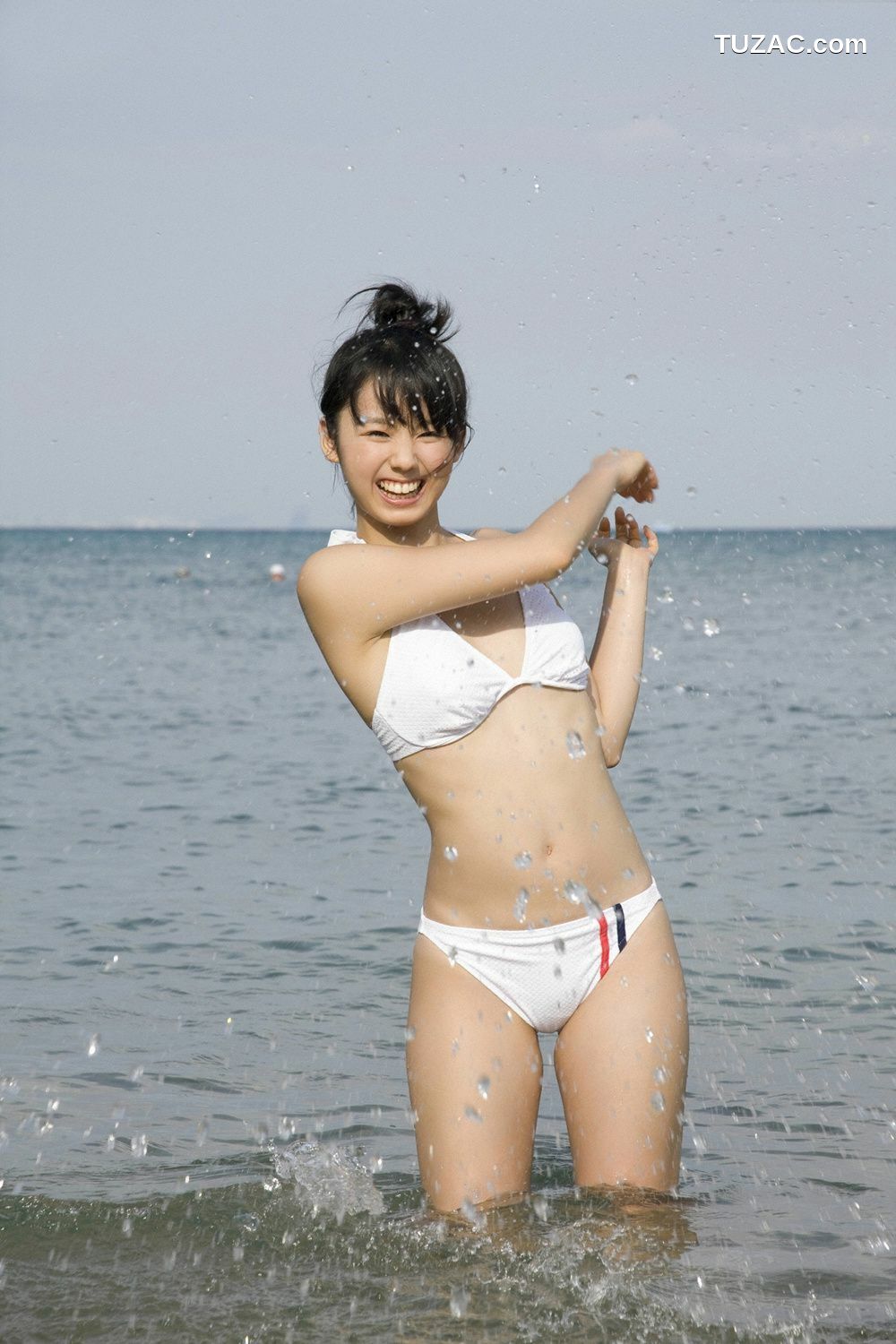 YS Web_小池里奈《冒険したいお年頃》写真集 Vol.377[100P]