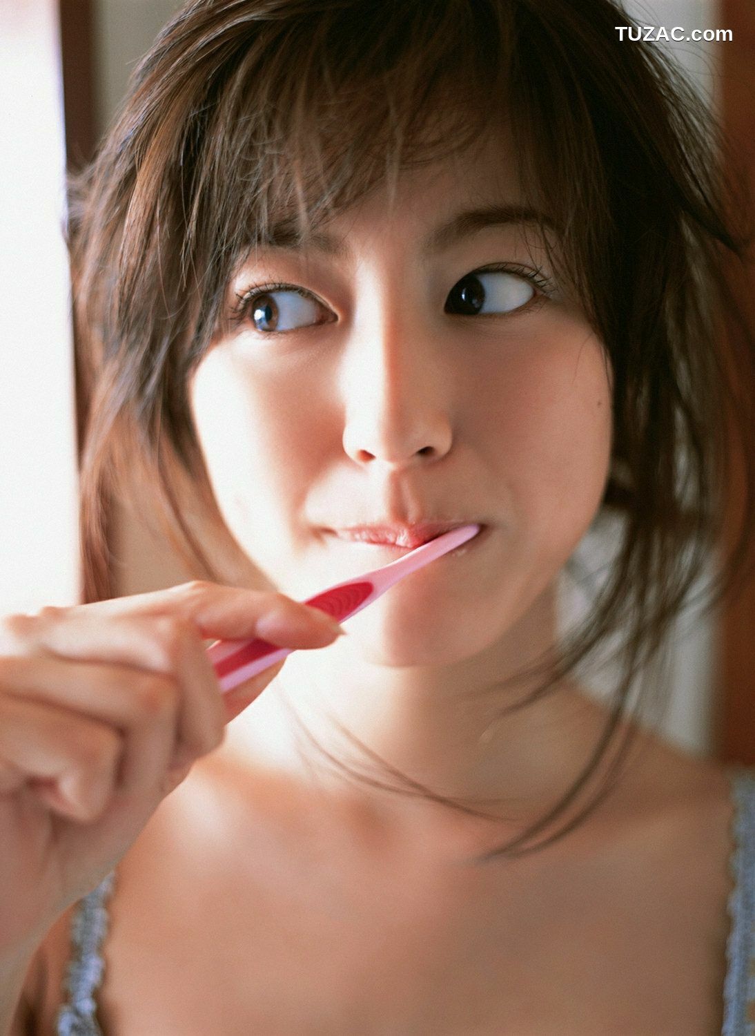 YS Web_杉本有美《压倒的美少女》写真集 Vol.218[106P]