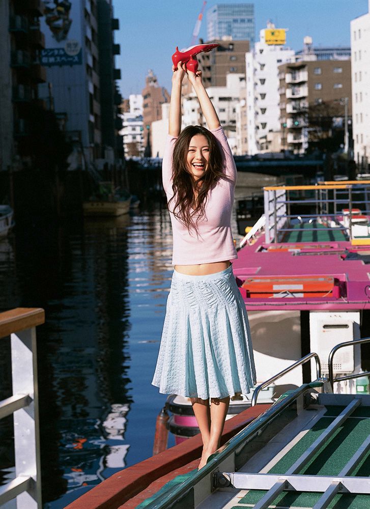 YS Web_矢吹春奈《桟桥で待ち合わせ》写真集 Vol.150[72P]