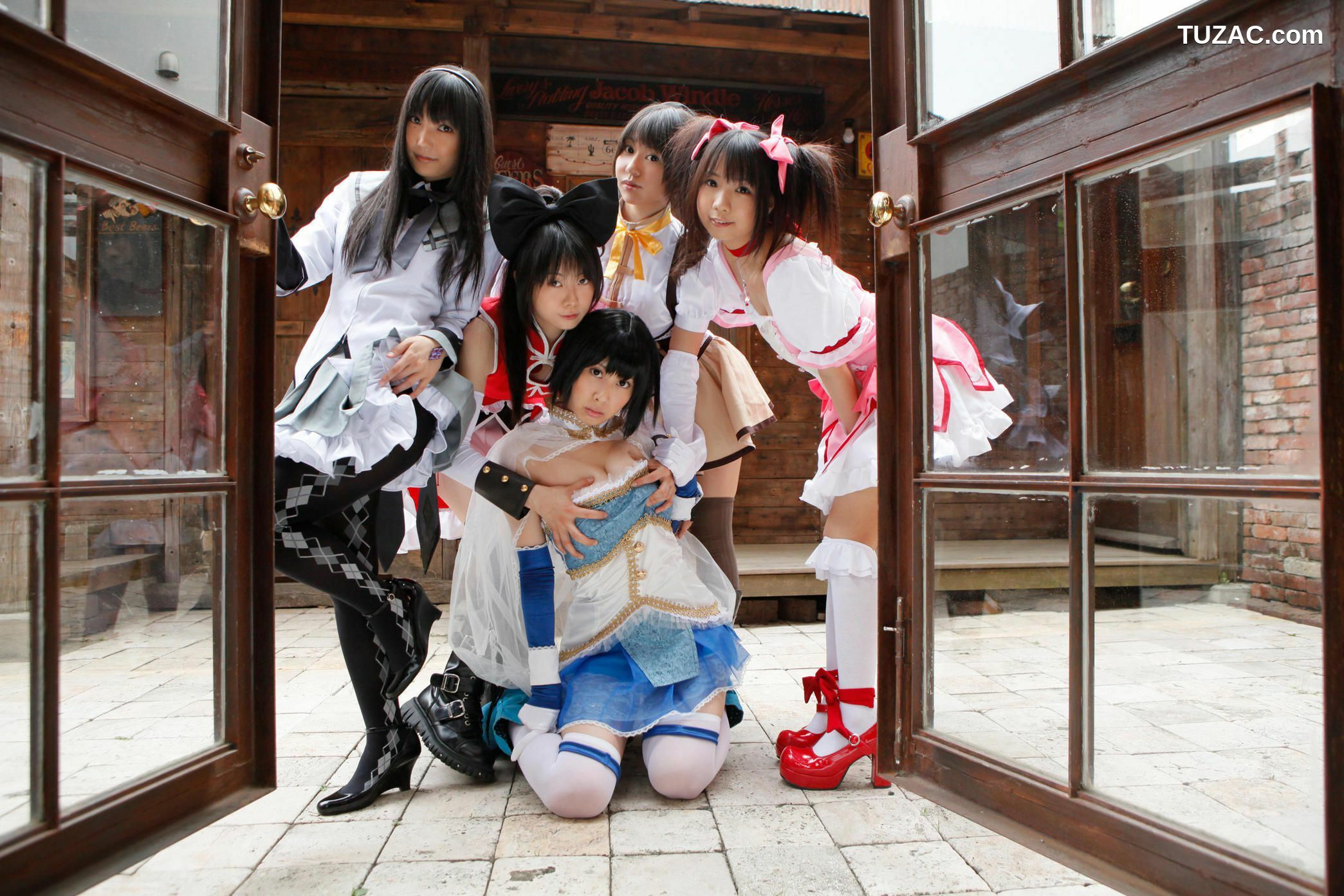 日本CosPlay_れんふりーど&amp;うしじまいい肉&amp;つくし&amp;ぷで&amp;★みーや★ 《魔法少女まどか☆マギカ》  写真集[105P]