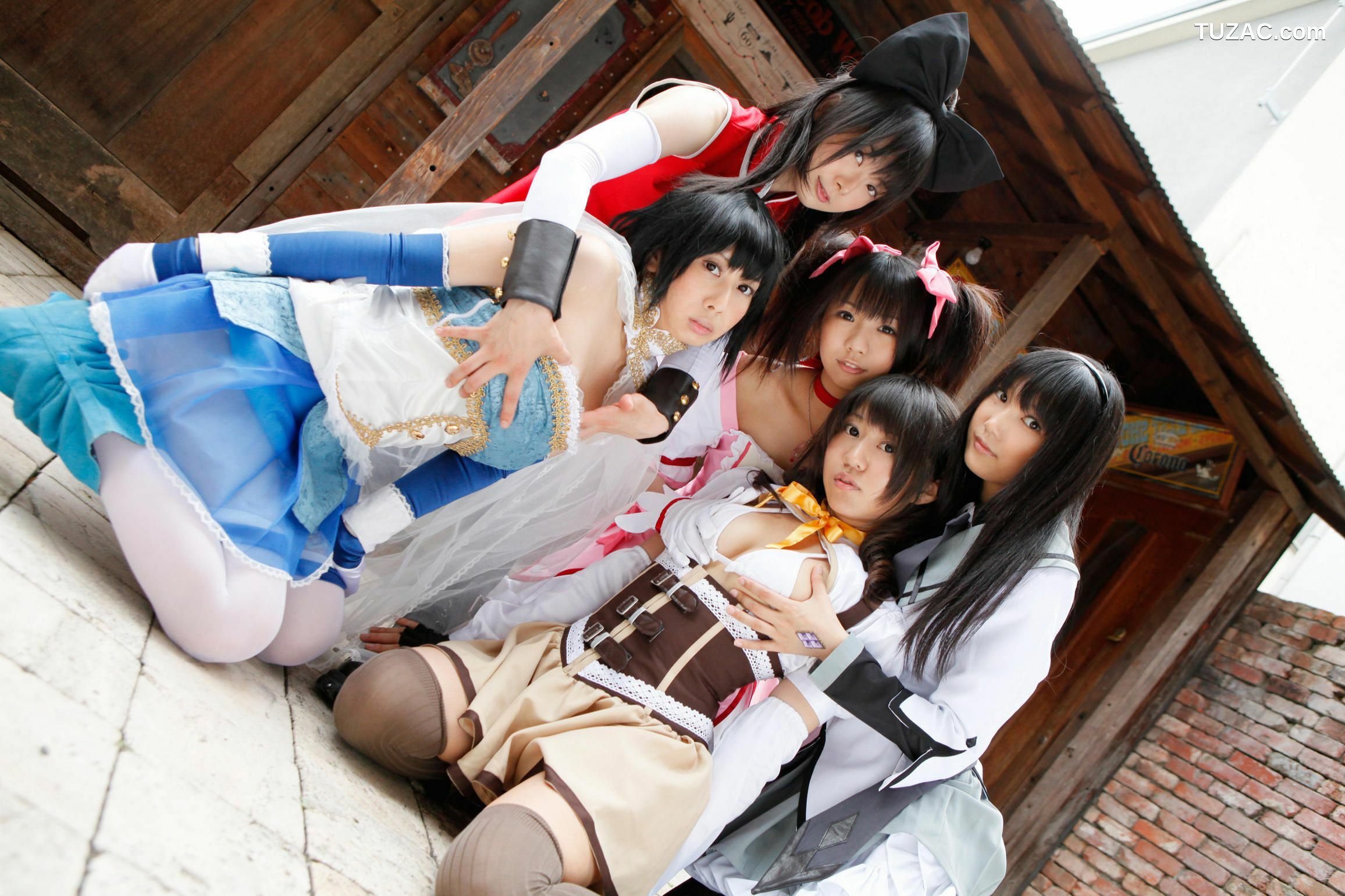 日本CosPlay_れんふりーど&amp;うしじまいい肉&amp;つくし&amp;ぷで&amp;★みーや★ 《魔法少女まどか☆マギカ》  写真集[105P]