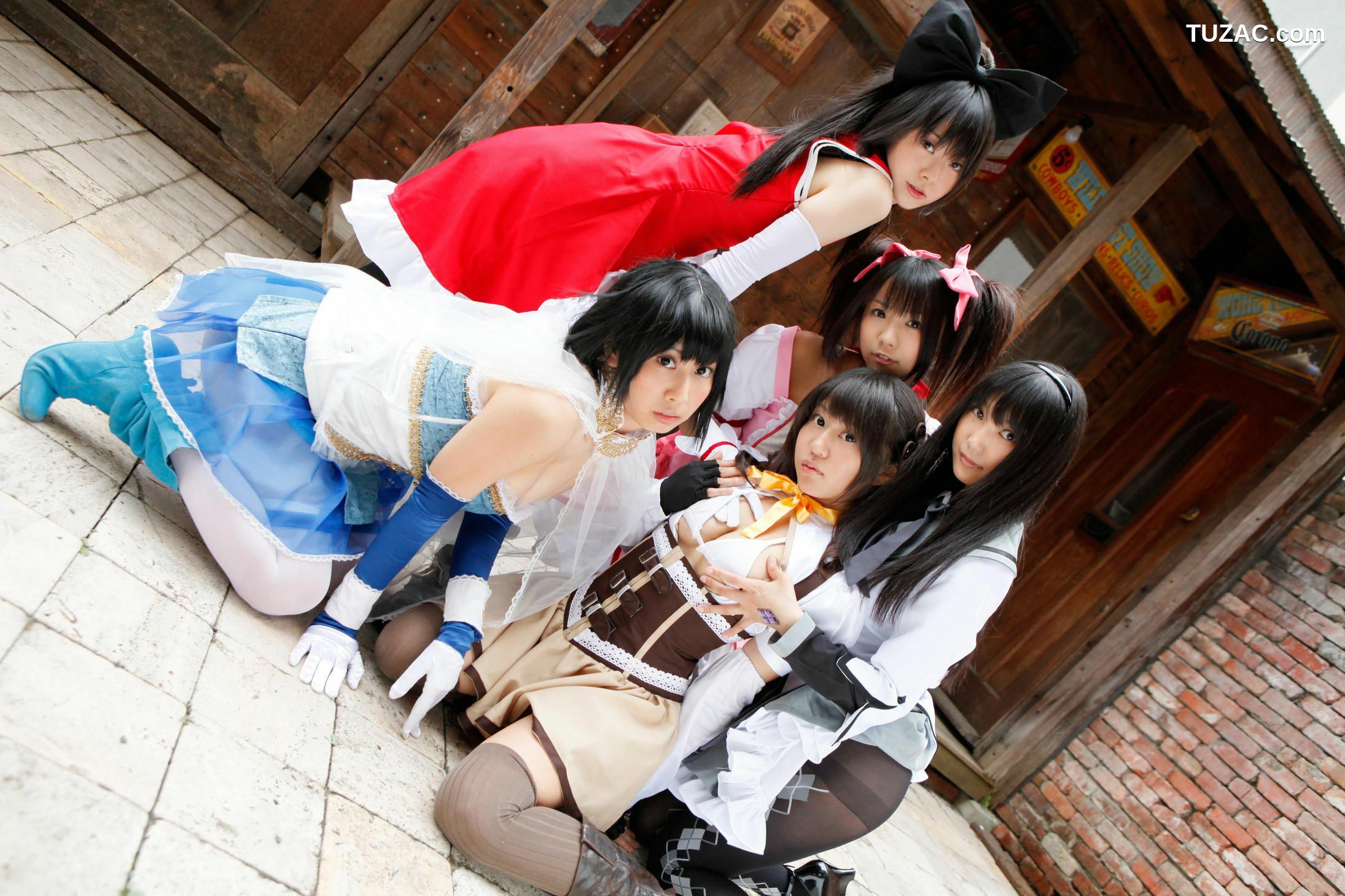 日本CosPlay_れんふりーど&amp;うしじまいい肉&amp;つくし&amp;ぷで&amp;★みーや★ 《魔法少女まどか☆マギカ》  写真集[105P]