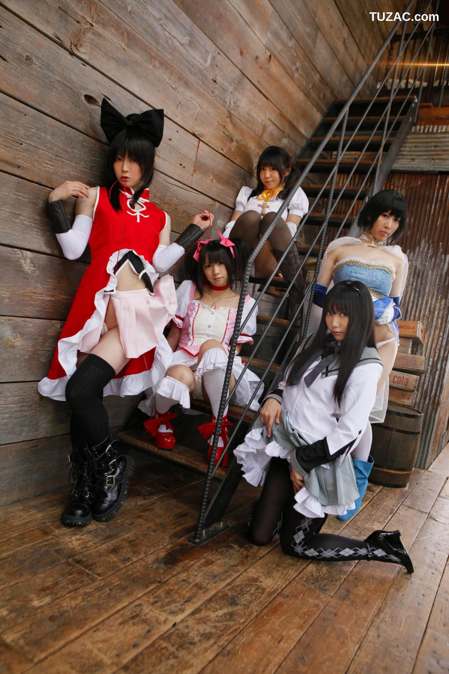 日本CosPlay_れんふりーど&amp;うしじまいい肉&amp;つくし&amp;ぷで&amp;★みーや★ 《魔法少女まどか☆マギカ》  写真集[105P]