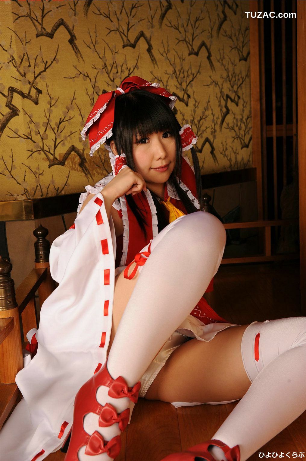 日本CosPlay_丹雫ひよ《東方Project》Hakurei Reimu  写真集[50P]