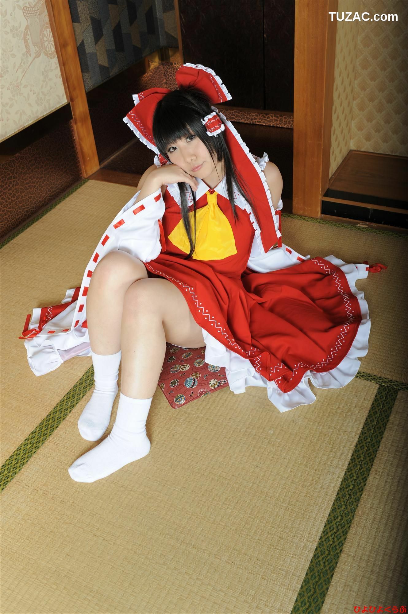 日本CosPlay_丹雫ひよ《東方Project》博麗霊夢  写真集[100P]