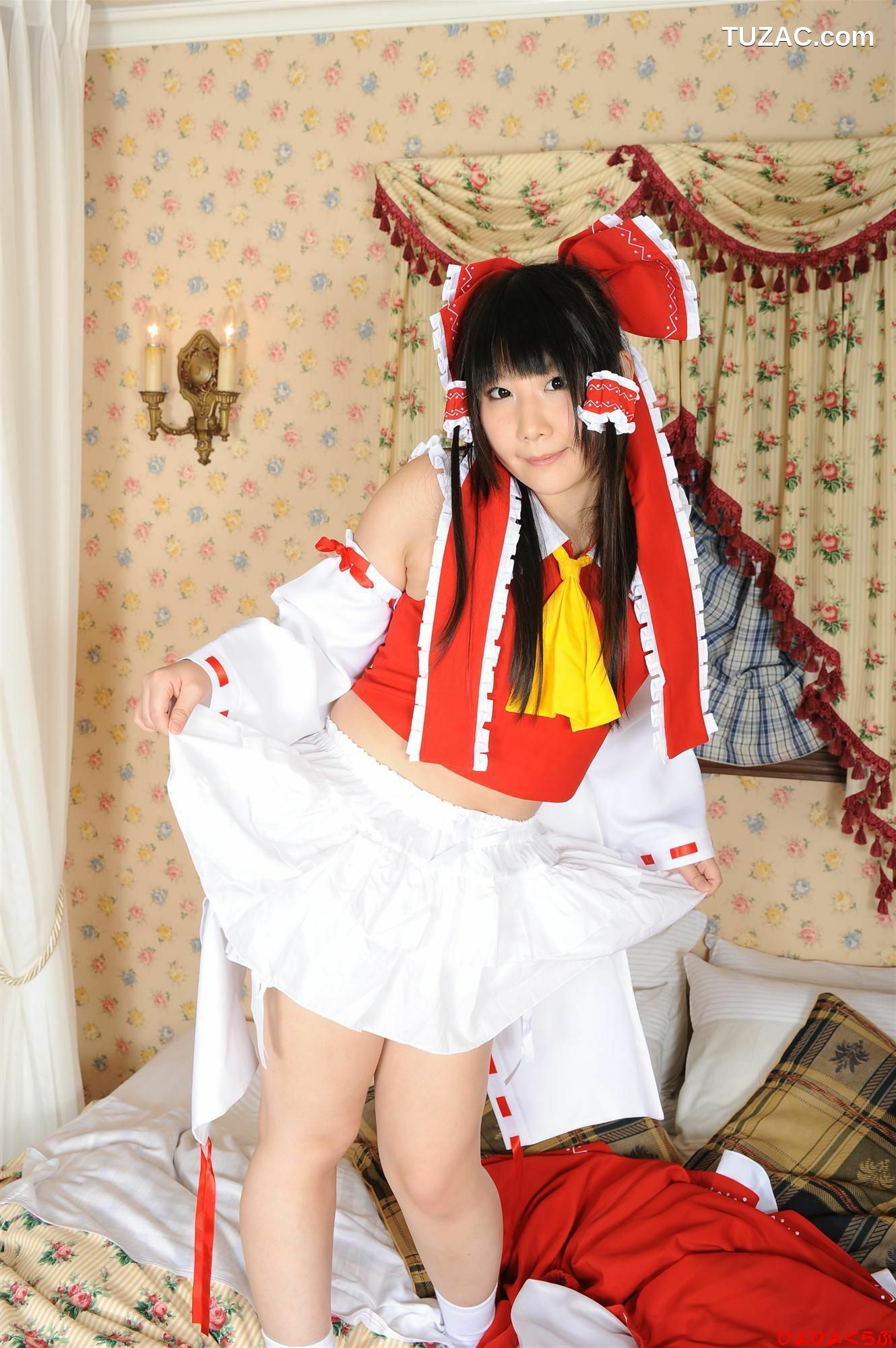 日本CosPlay_丹雫ひよ《東方Project》博麗霊夢  写真集[100P]