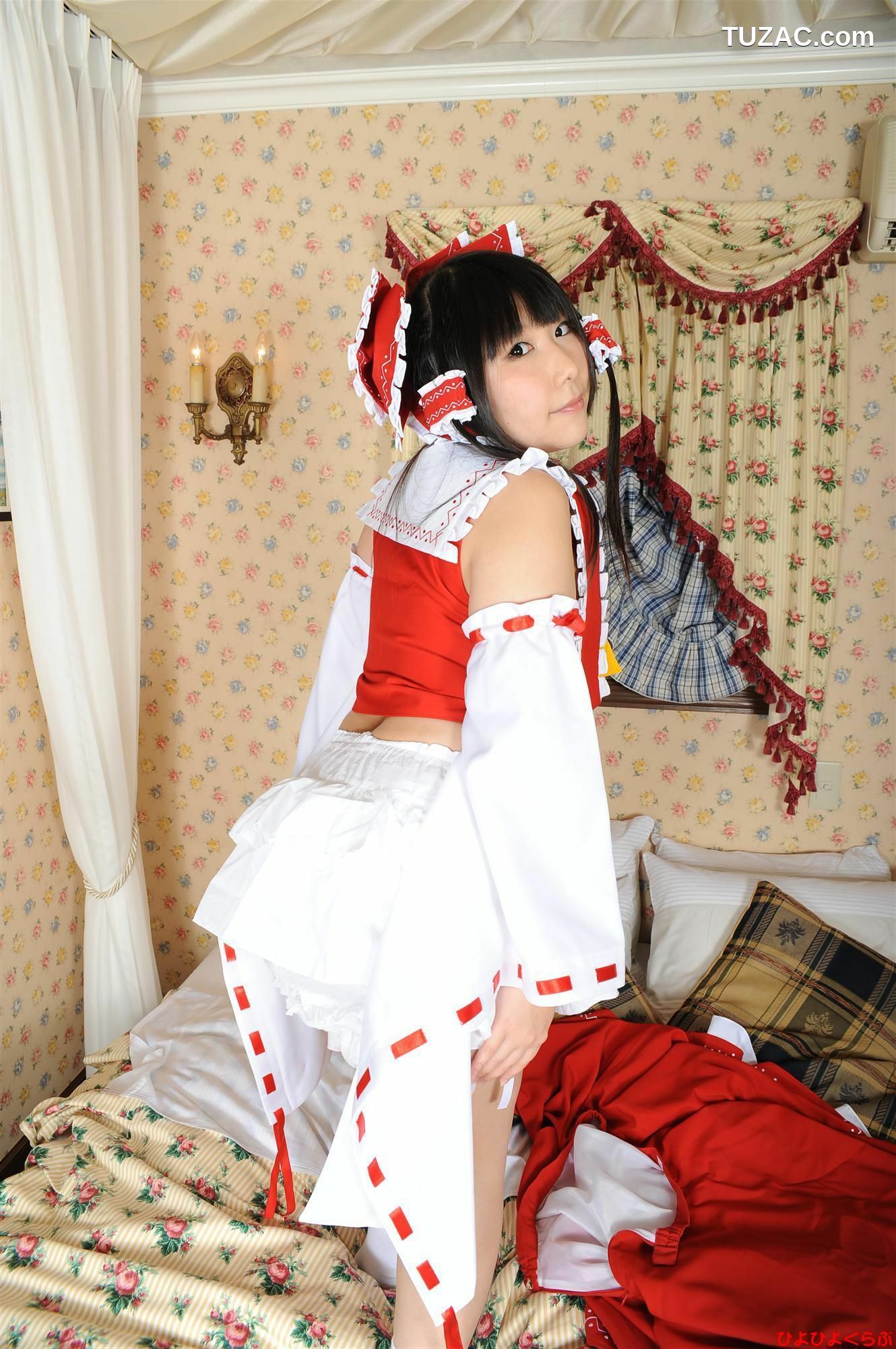 日本CosPlay_丹雫ひよ《東方Project》博麗霊夢  写真集[100P]