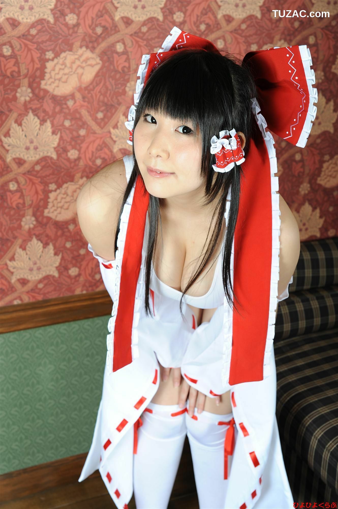 日本CosPlay_丹雫ひよ《東方Project》博麗霊夢  写真集[100P]