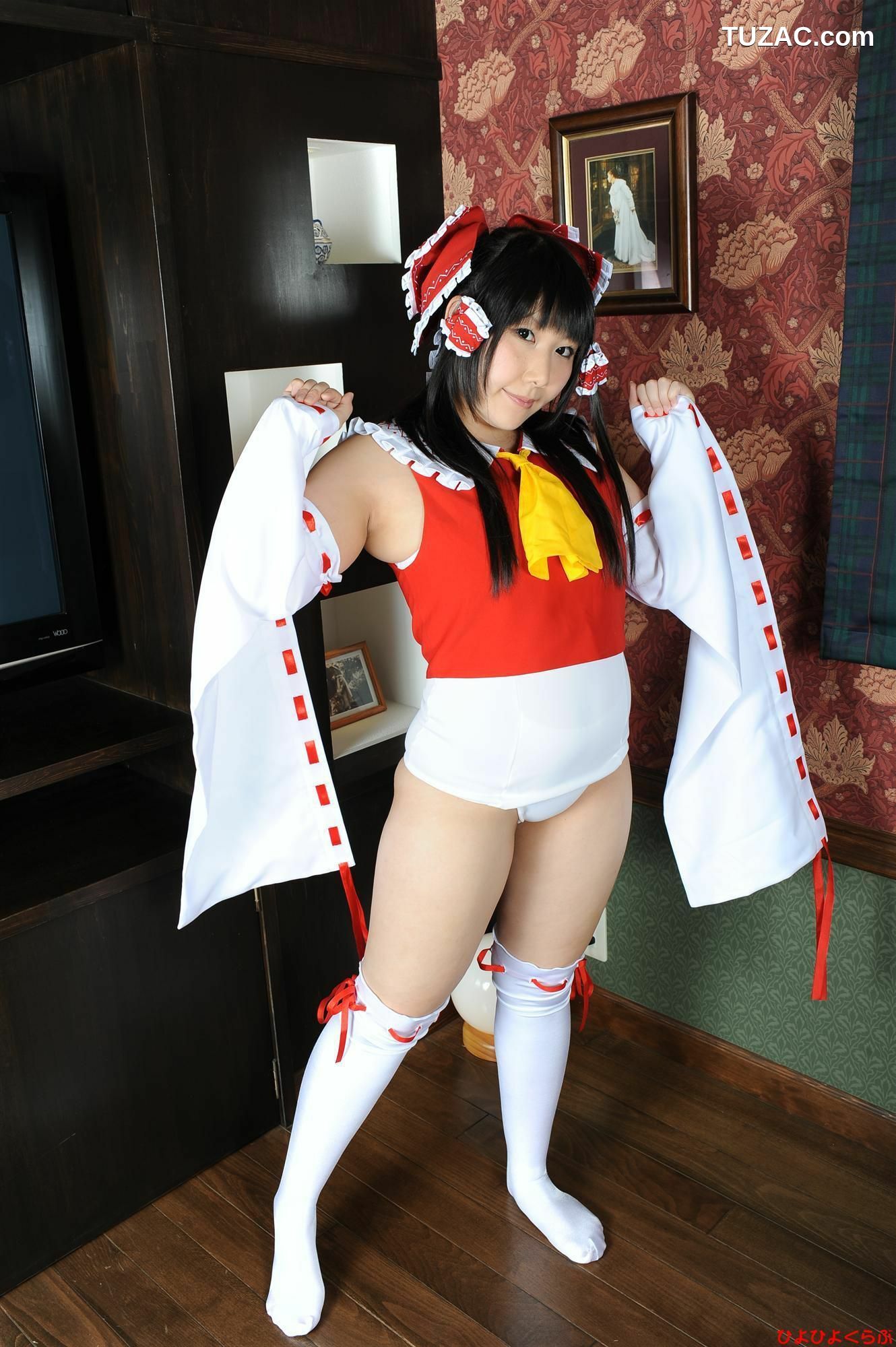 日本CosPlay_丹雫ひよ《東方Project》博麗霊夢  写真集[100P]