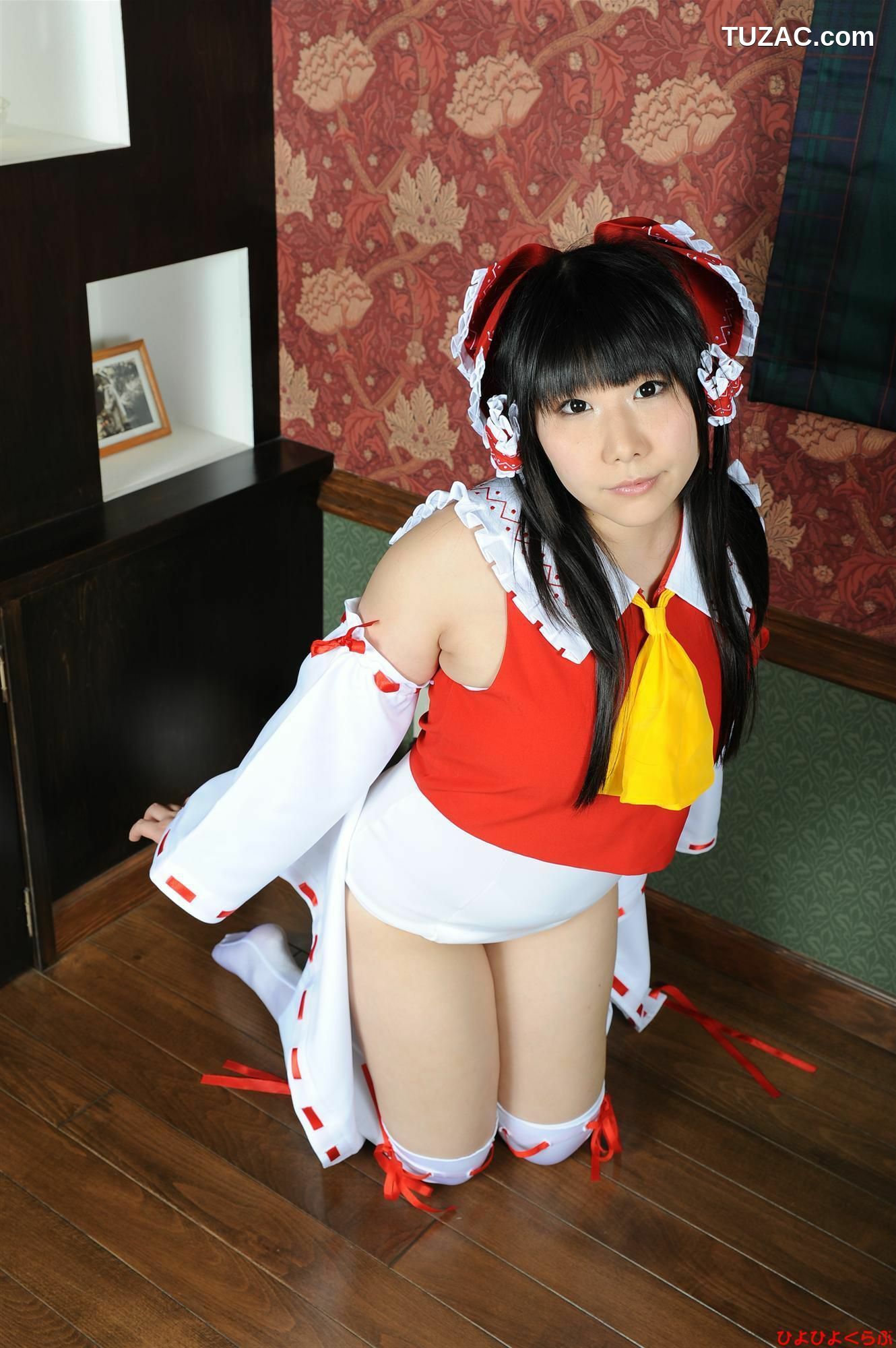 日本CosPlay_丹雫ひよ《東方Project》博麗霊夢  写真集[100P]