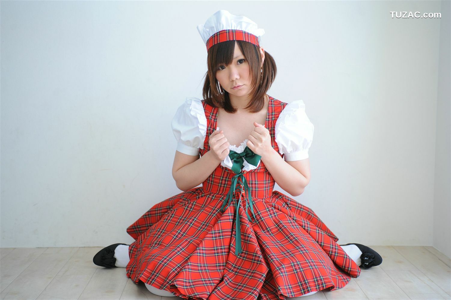 日本CosPlay_兎丘なこ 《ご奉仕玩具Maid(メイド)姉妹》 写真集[97P]