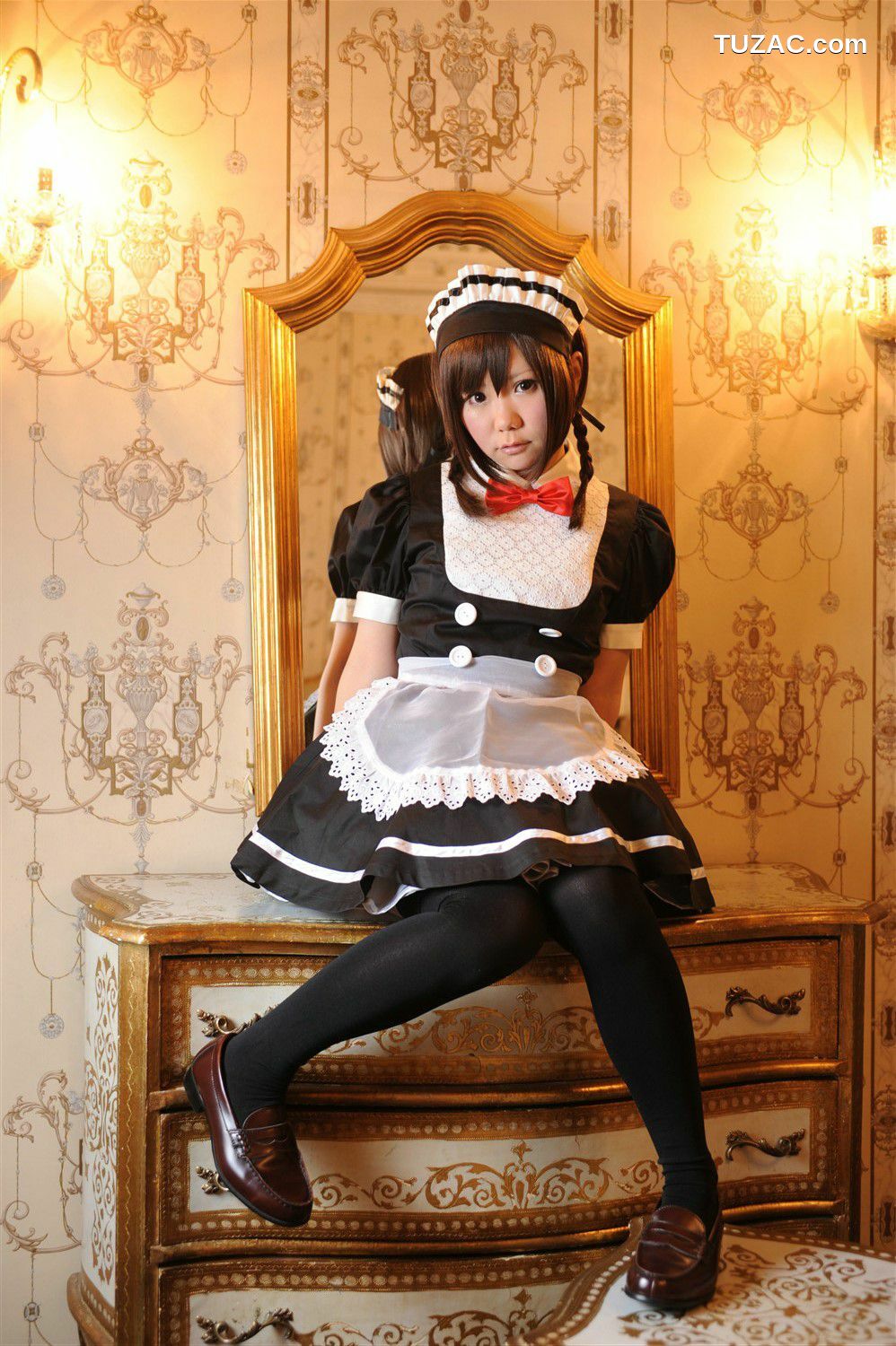 日本CosPlay_兎丘なこ 《ご奉仕玩具Maid(メイド)姉妹》 写真集[97P]