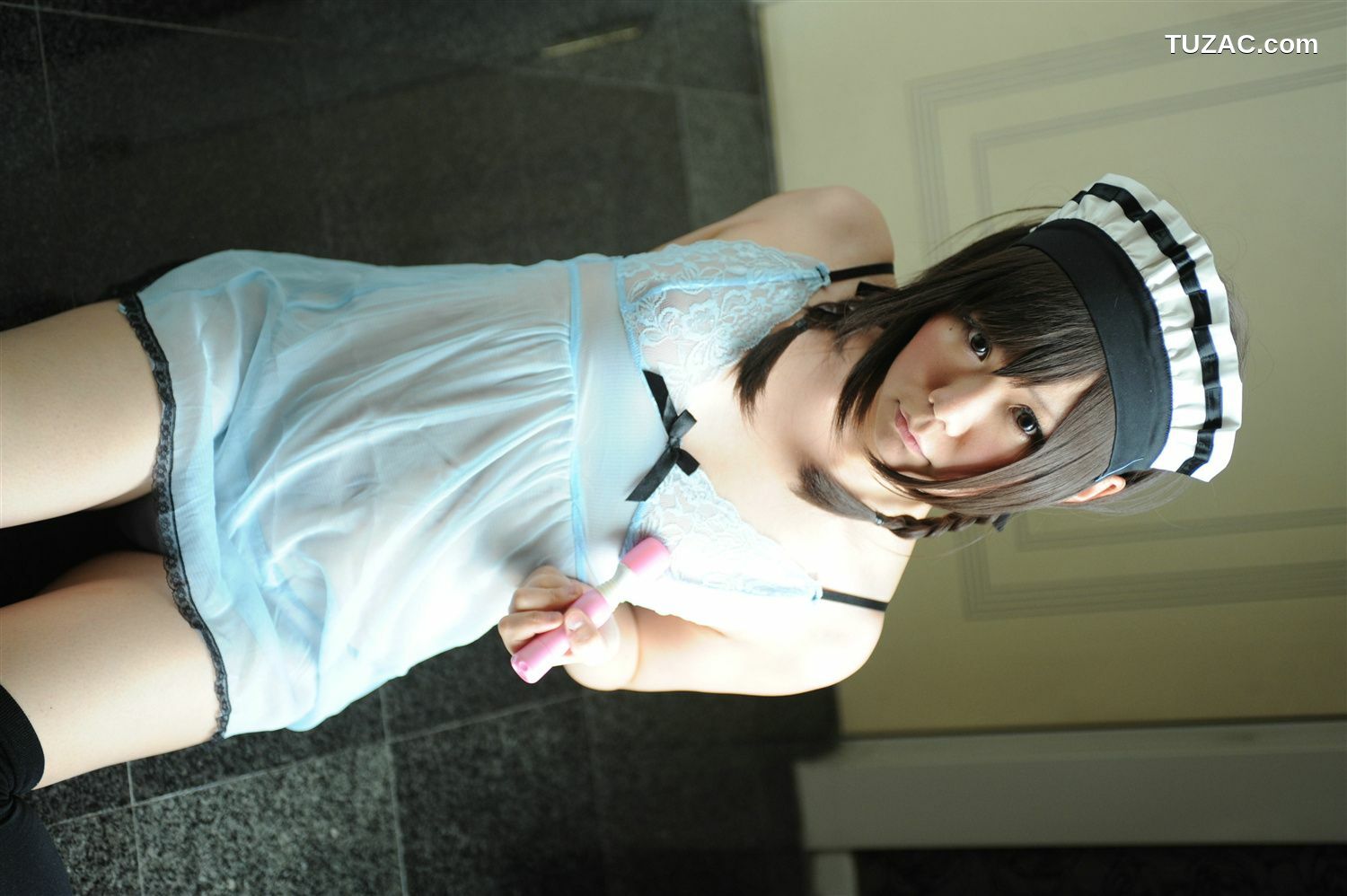 日本CosPlay_兎丘なこ 《ご奉仕玩具Maid(メイド)姉妹》 写真集[97P]