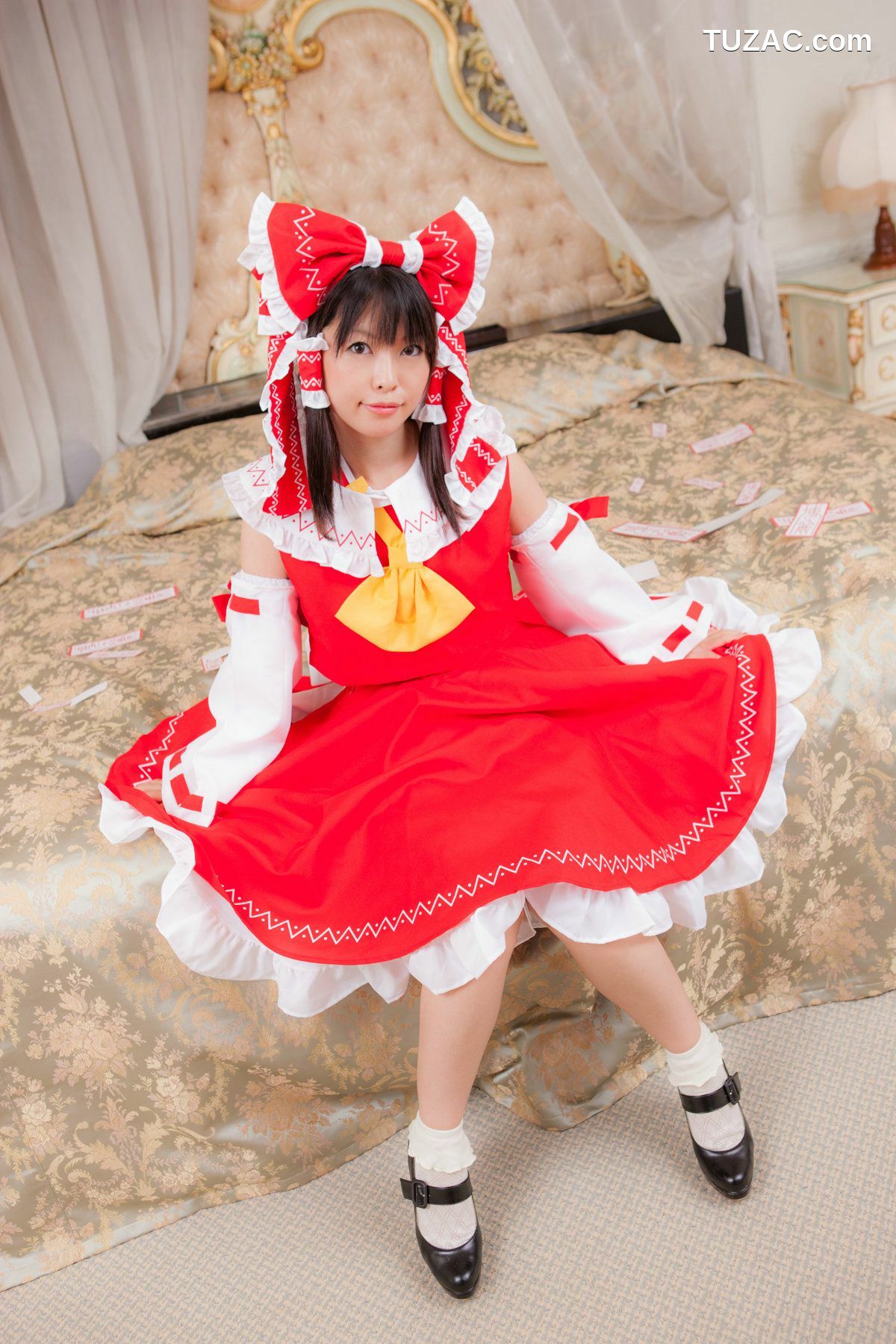 日本CosPlay_南雲つばさ 《Touhou Project》Hakurei Reimu 写真集[65P]