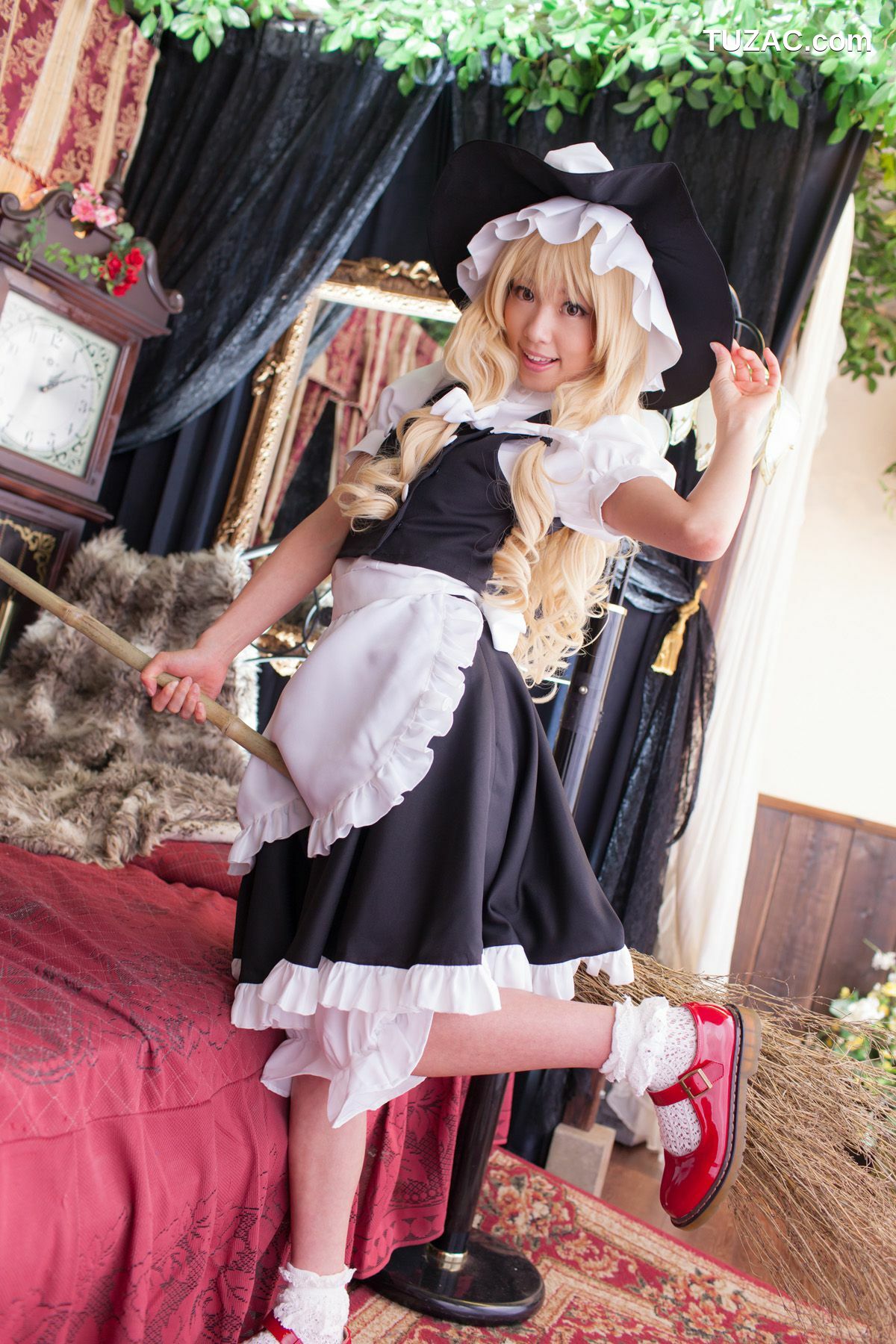 日本CosPlay_早乙女らぶ (目々泽めぐ) 《東方Project》霧雨魔理沙 Kirisame Marisa 写真集