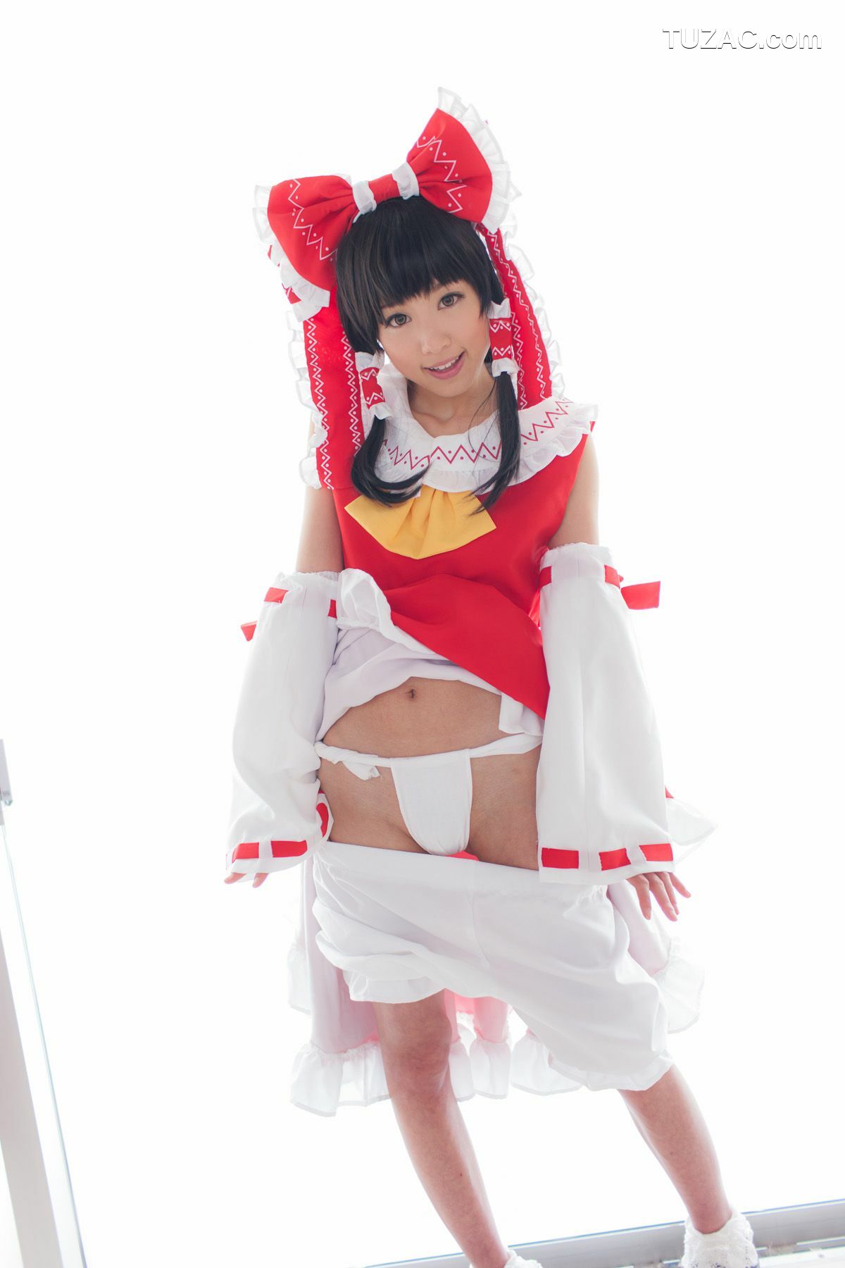 日本CosPlay_早乙女らぶ《東方Project》Hakurei Reimu(博麗霊夢) 写真集[69P]
