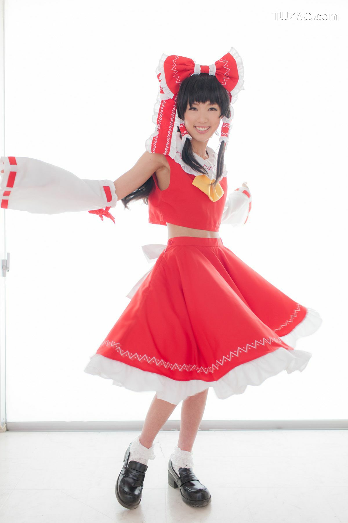 日本CosPlay_早乙女らぶ《東方Project》Hakurei Reimu(博麗霊夢) 写真集[69P]