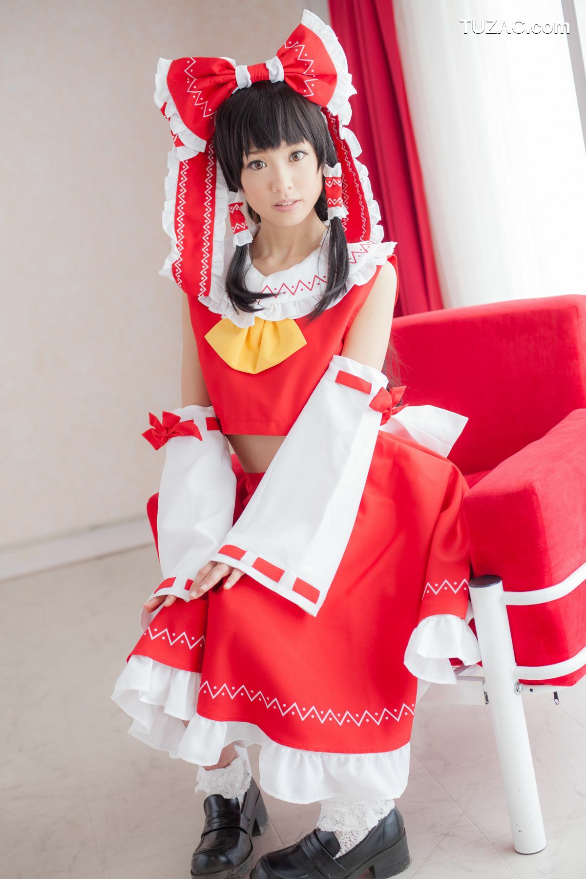 日本CosPlay_早乙女らぶ《東方Project》Hakurei Reimu(博麗霊夢) 写真集[69P]