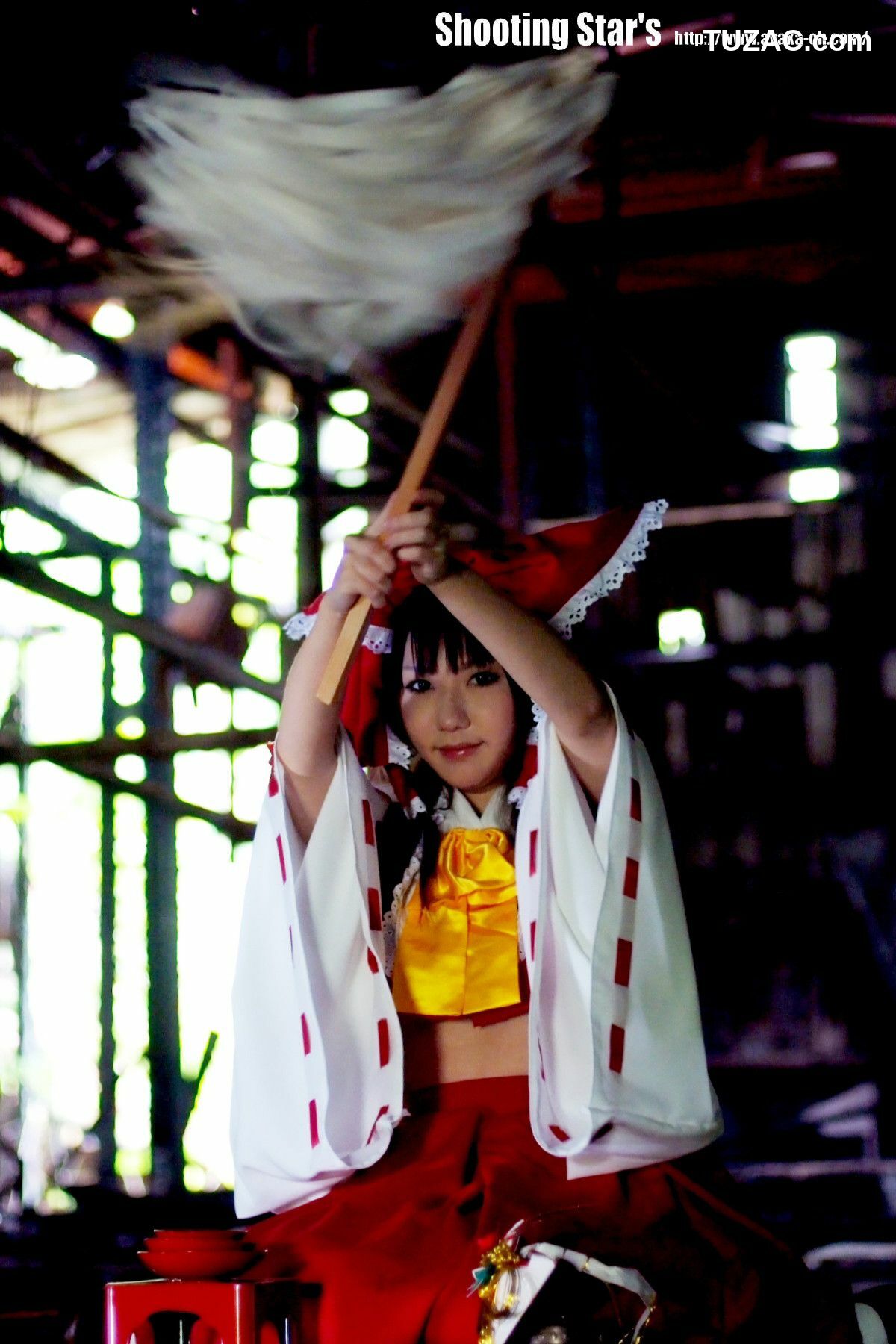 日本CosPlay_绫香 (Saku サク) 《東方Project》博麗霊夢 Reimu Hakurei 写真集