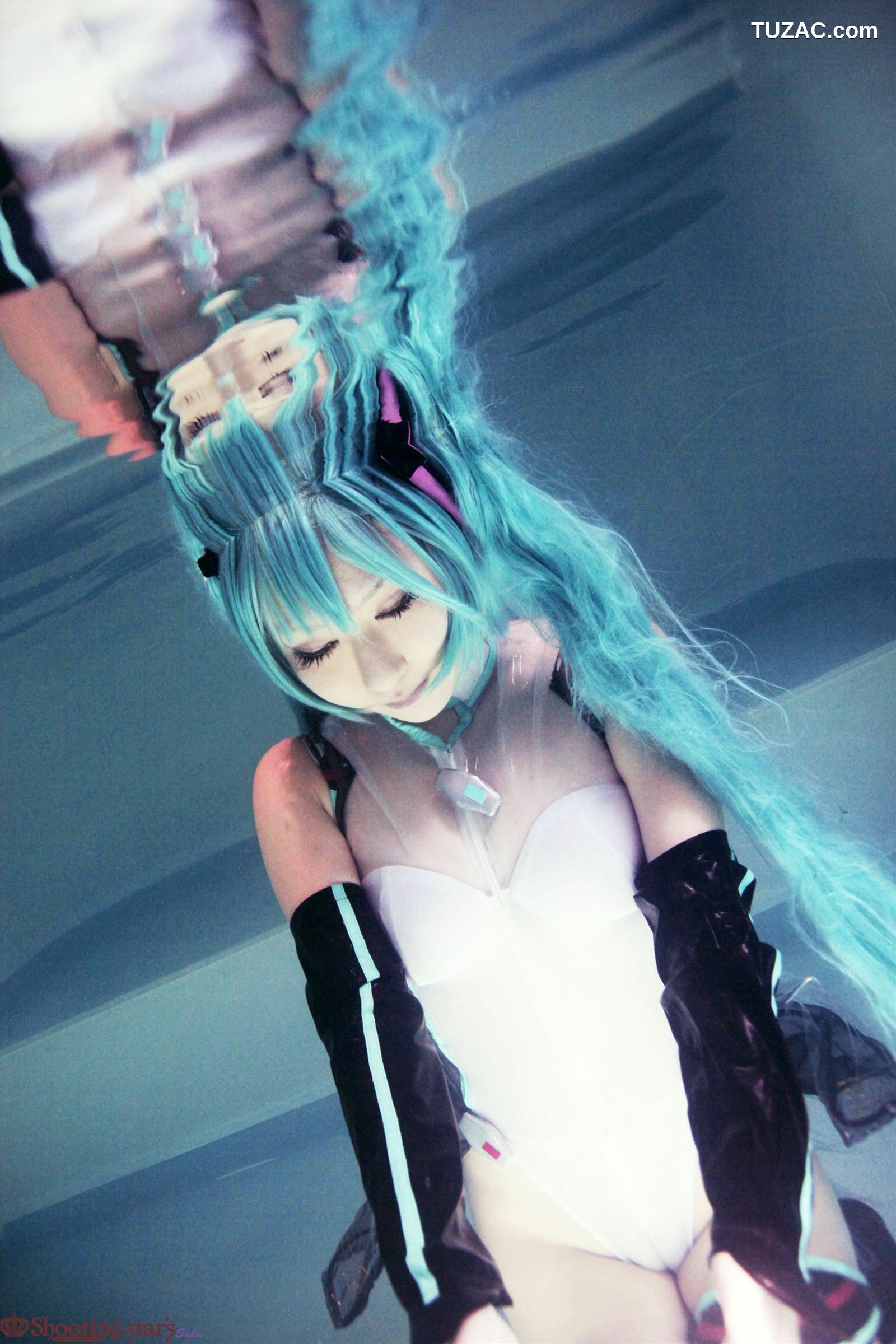 日本CosPlay_绫香 (サク) 《VOCALOID》初音ミク+鏡音リン 写真集[100P]