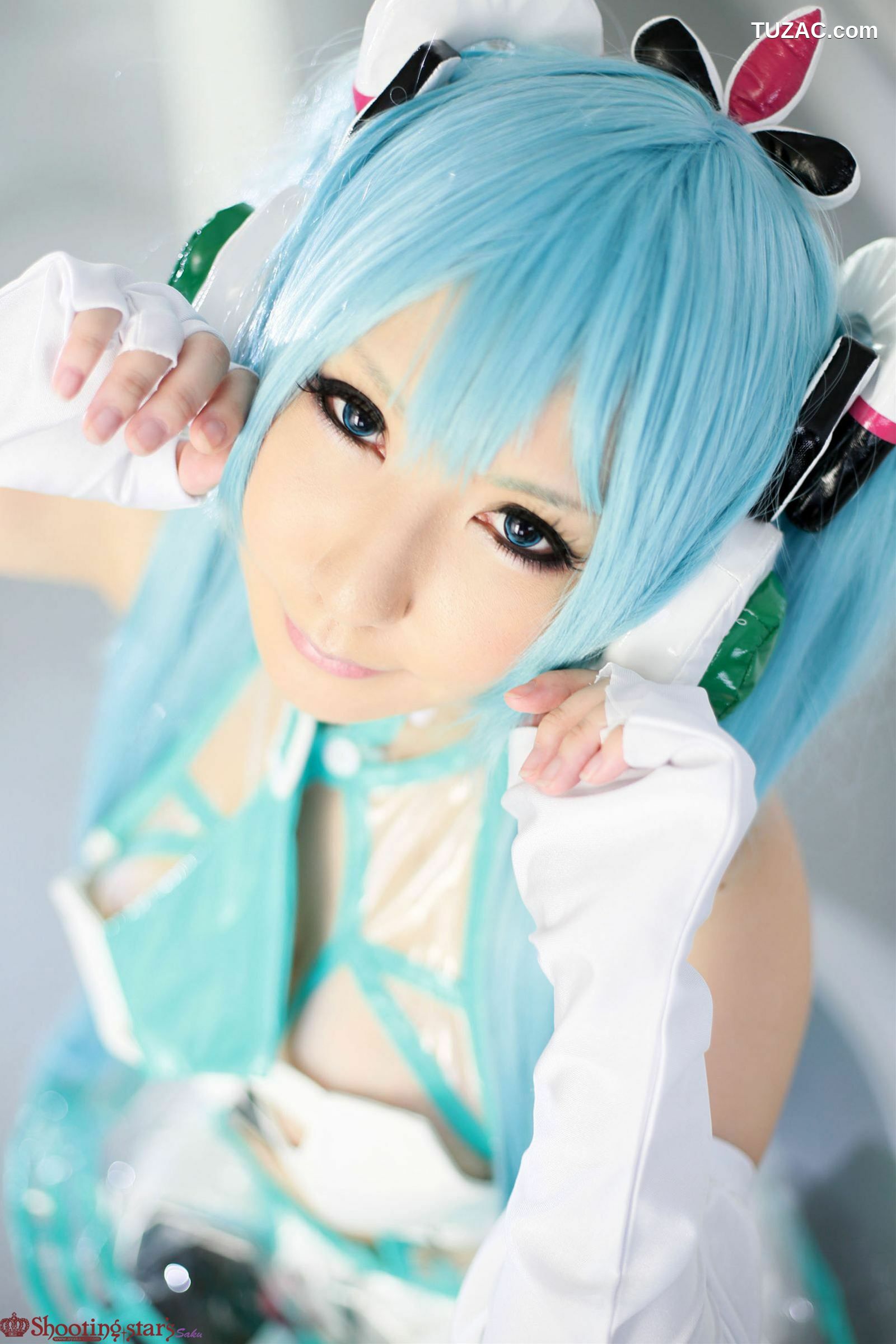 日本CosPlay_绫香 (サク) 《VOCALOID》初音ミク+鏡音リン 写真集[100P]