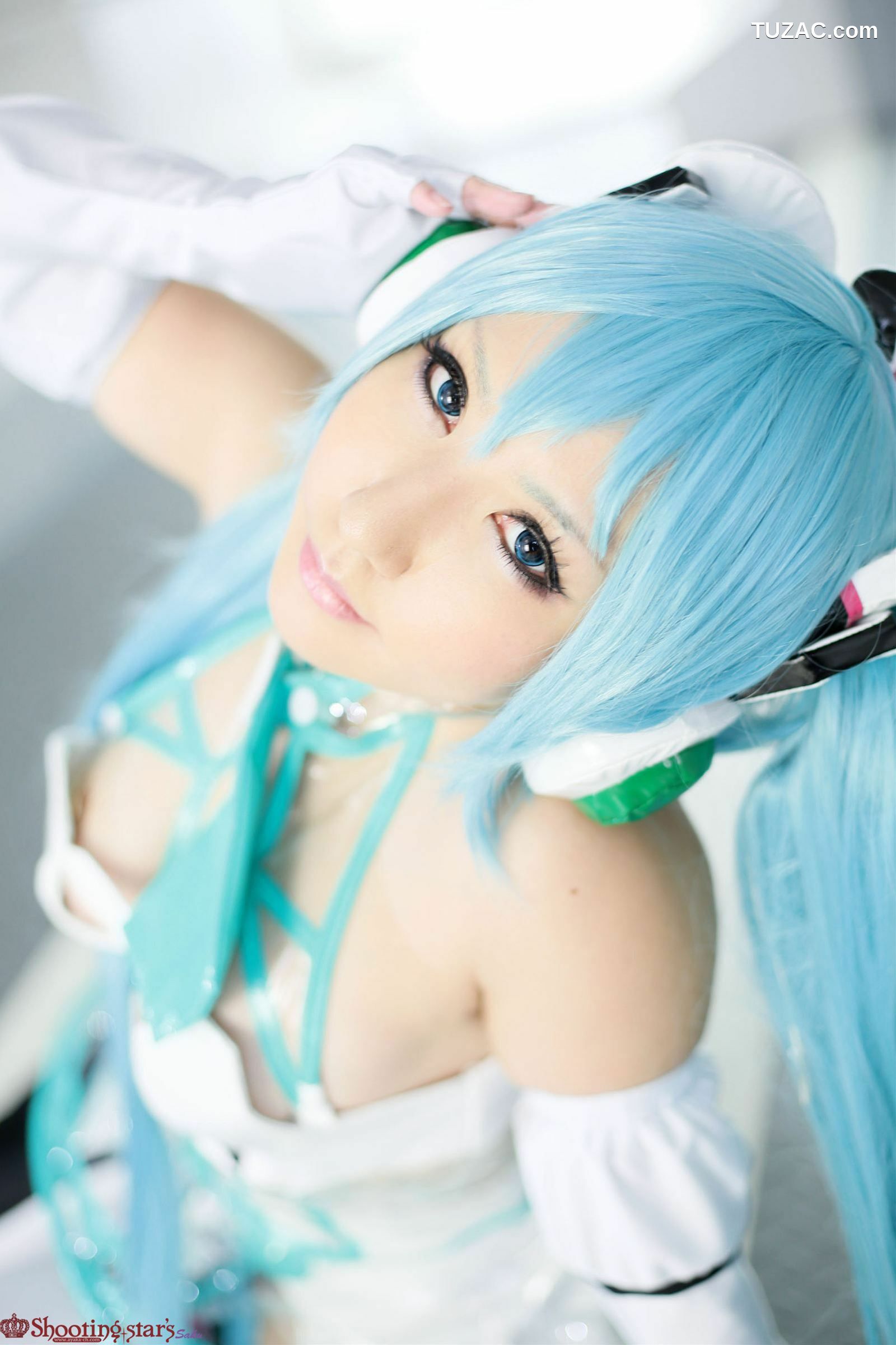 日本CosPlay_绫香 (サク) 《VOCALOID》初音ミク+鏡音リン 写真集[100P]