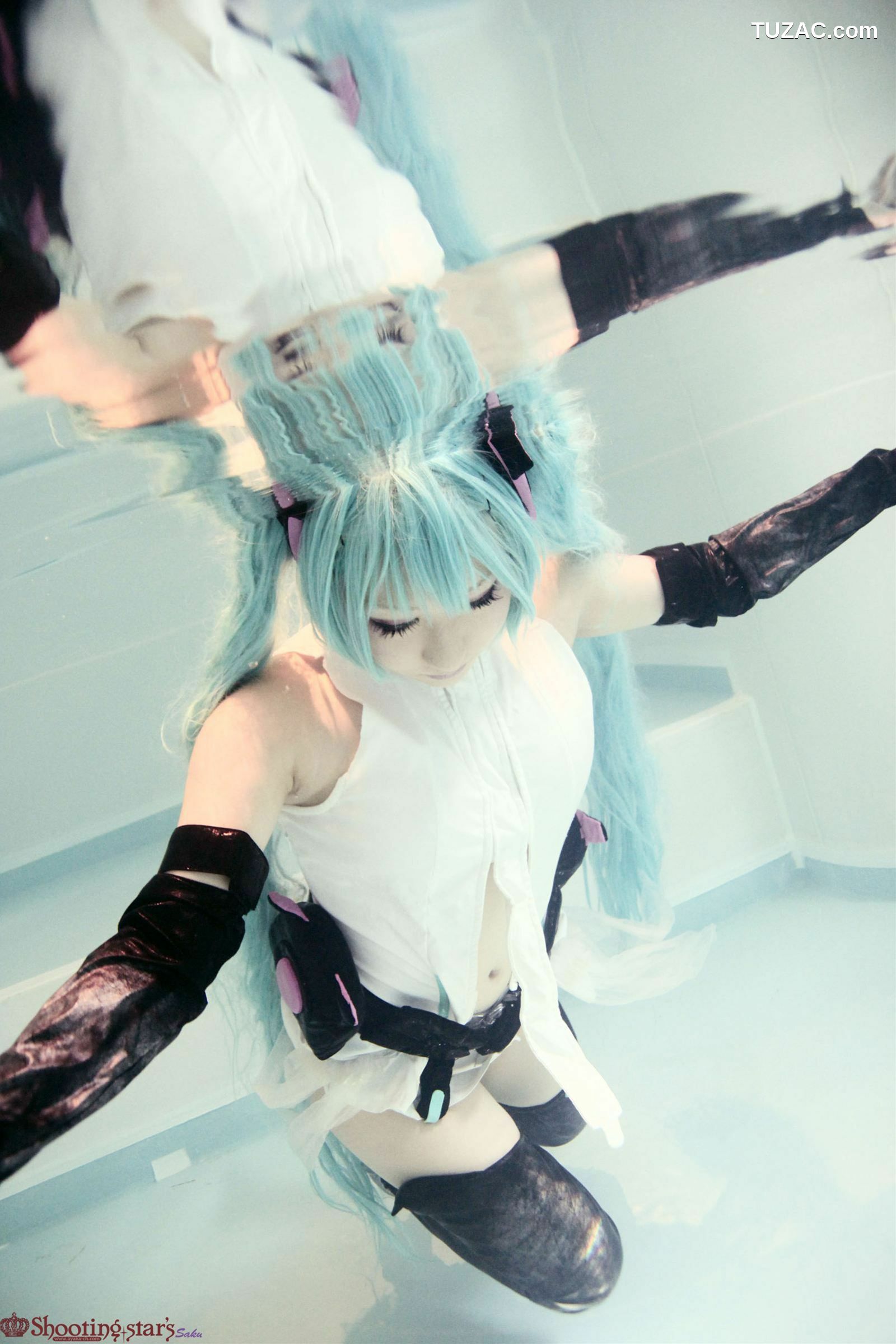 日本CosPlay_绫香 (サク) 《VOCALOID》初音ミク+鏡音リン 写真集[100P]