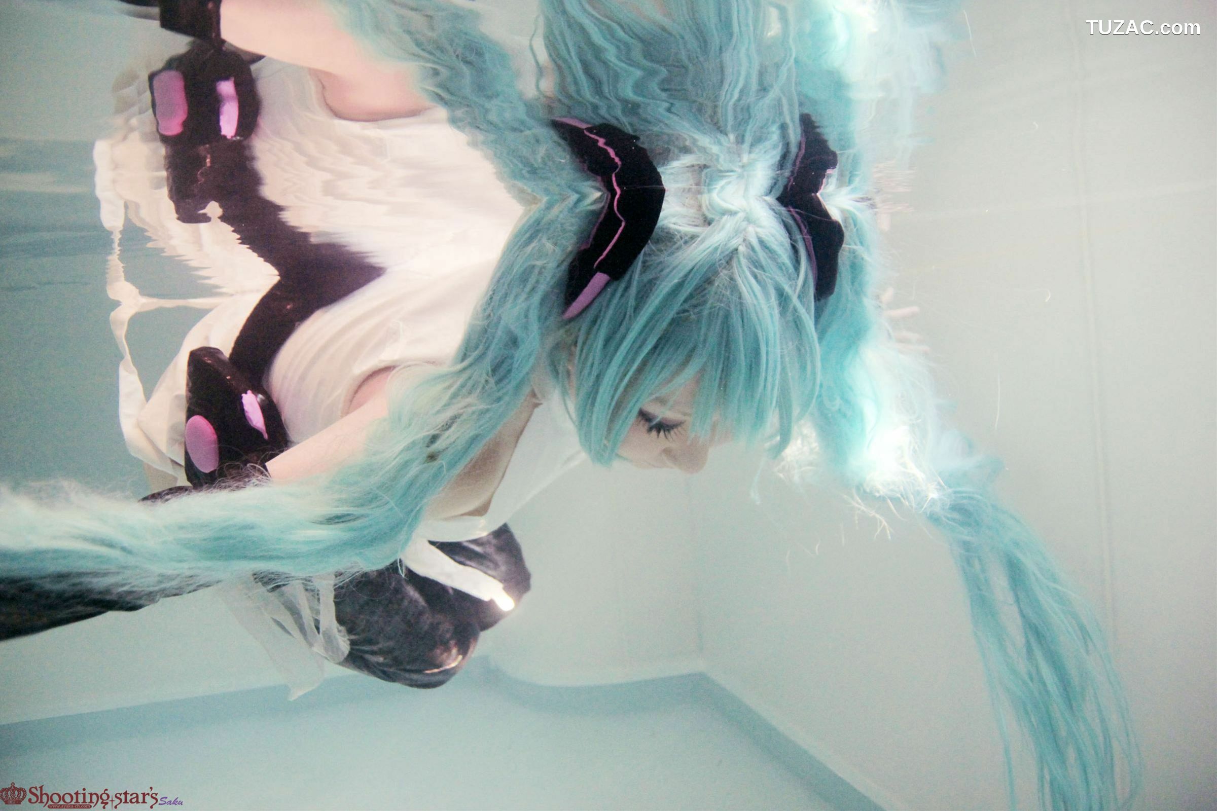 日本CosPlay_绫香 (サク) 《VOCALOID》初音ミク+鏡音リン 写真集[100P]