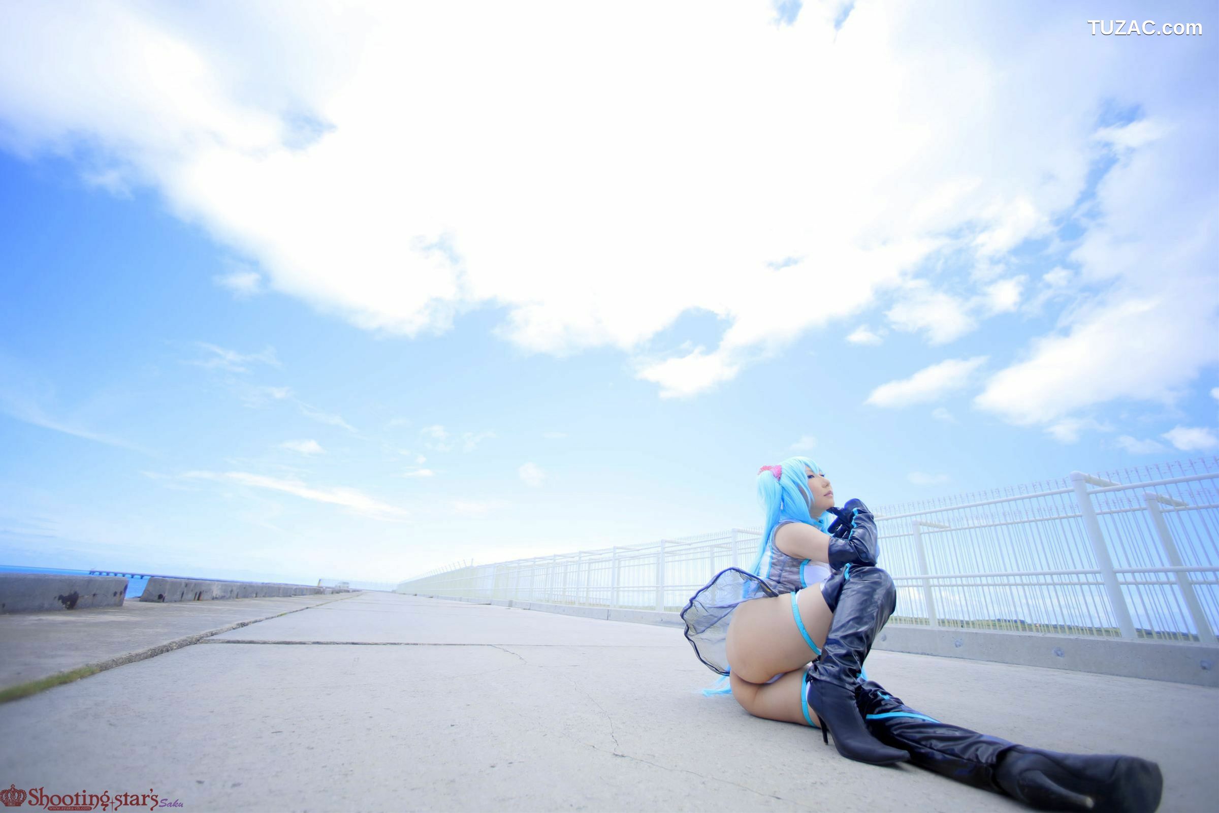 日本CosPlay_绫香 (サク) 《VOCALOID》初音ミク+鏡音リン 写真集[100P]