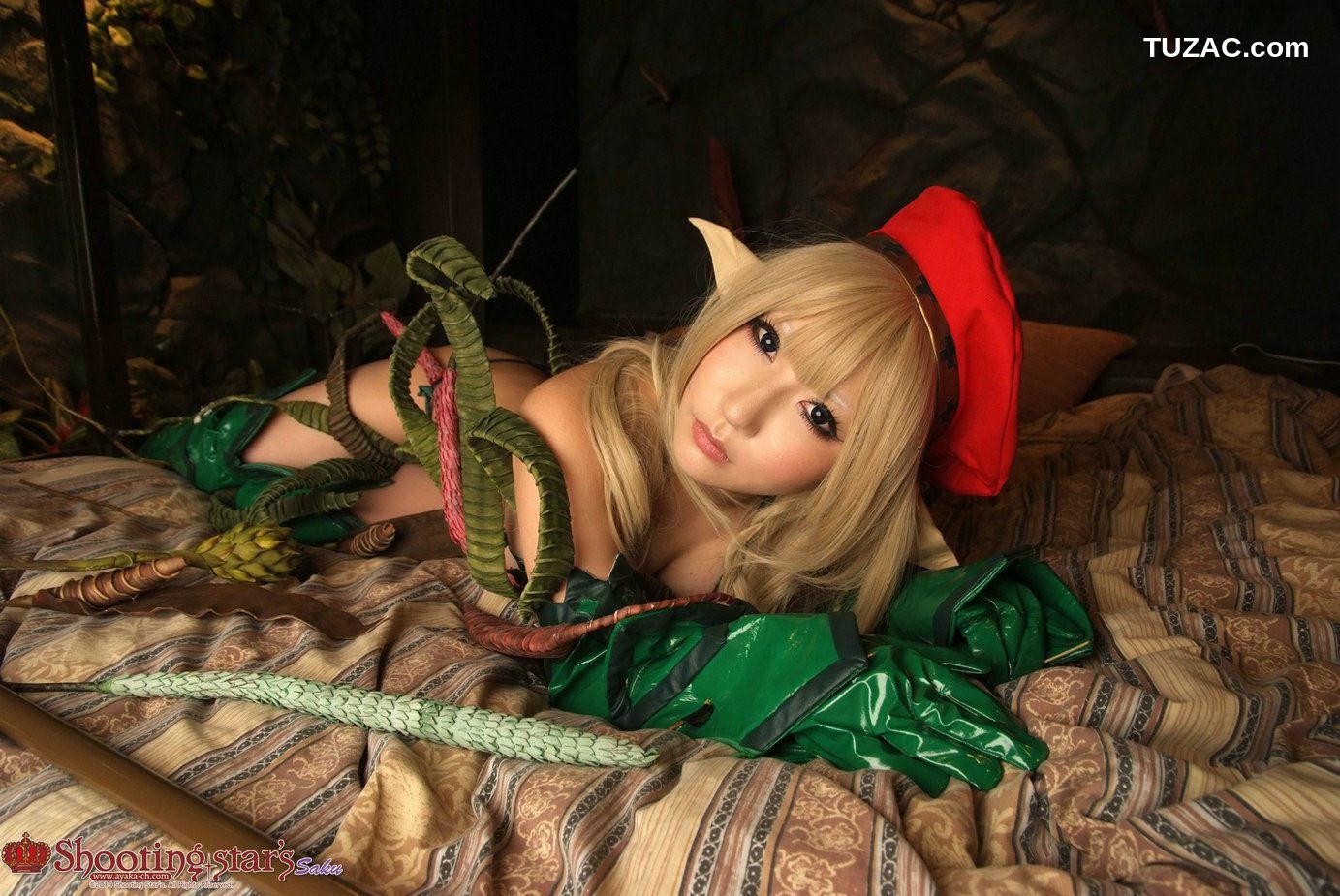 日本CosPlay_绫香サク (Saku Ayaka) 《クイーンズブレイドQueen&#039;s Blade》アイリ &amp; Alleyne 写真集