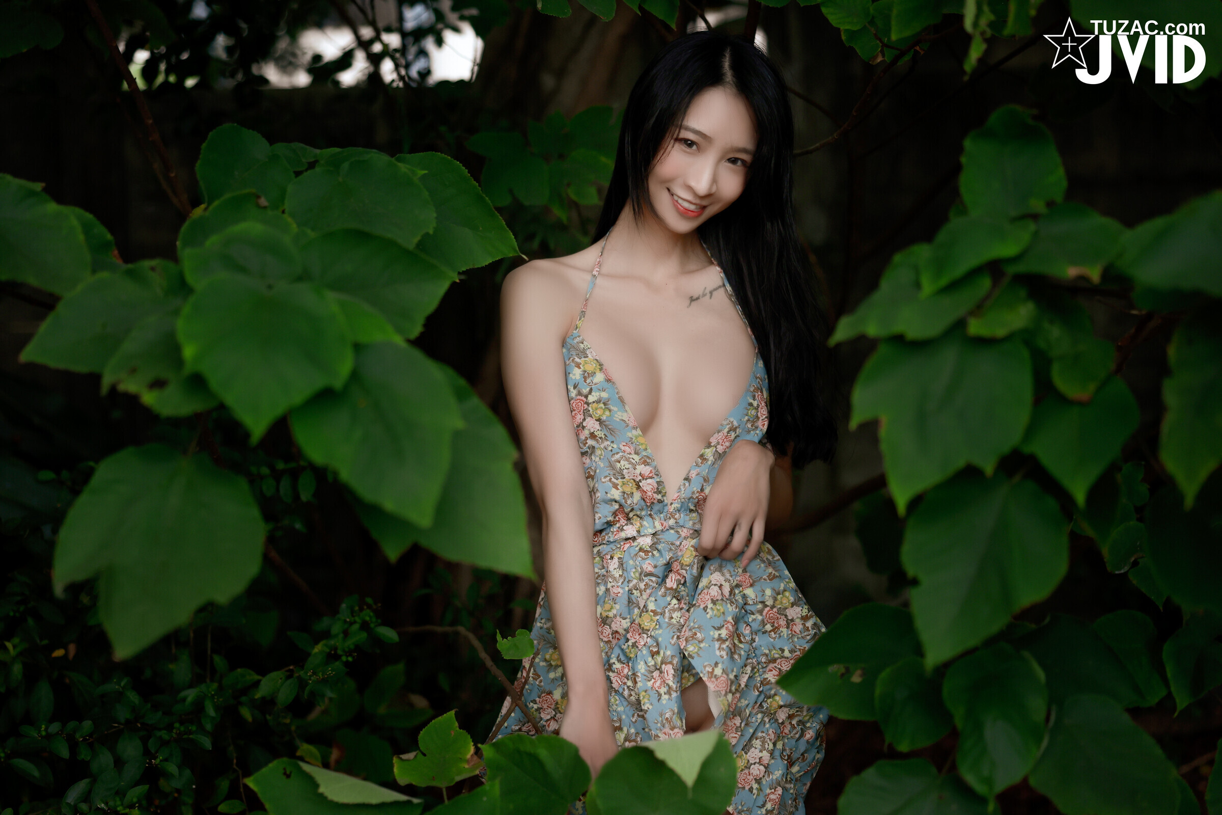JVID-Sunny-戶外全裸-空靈美少女-野外全裸初驗-完全不害羞玩開了