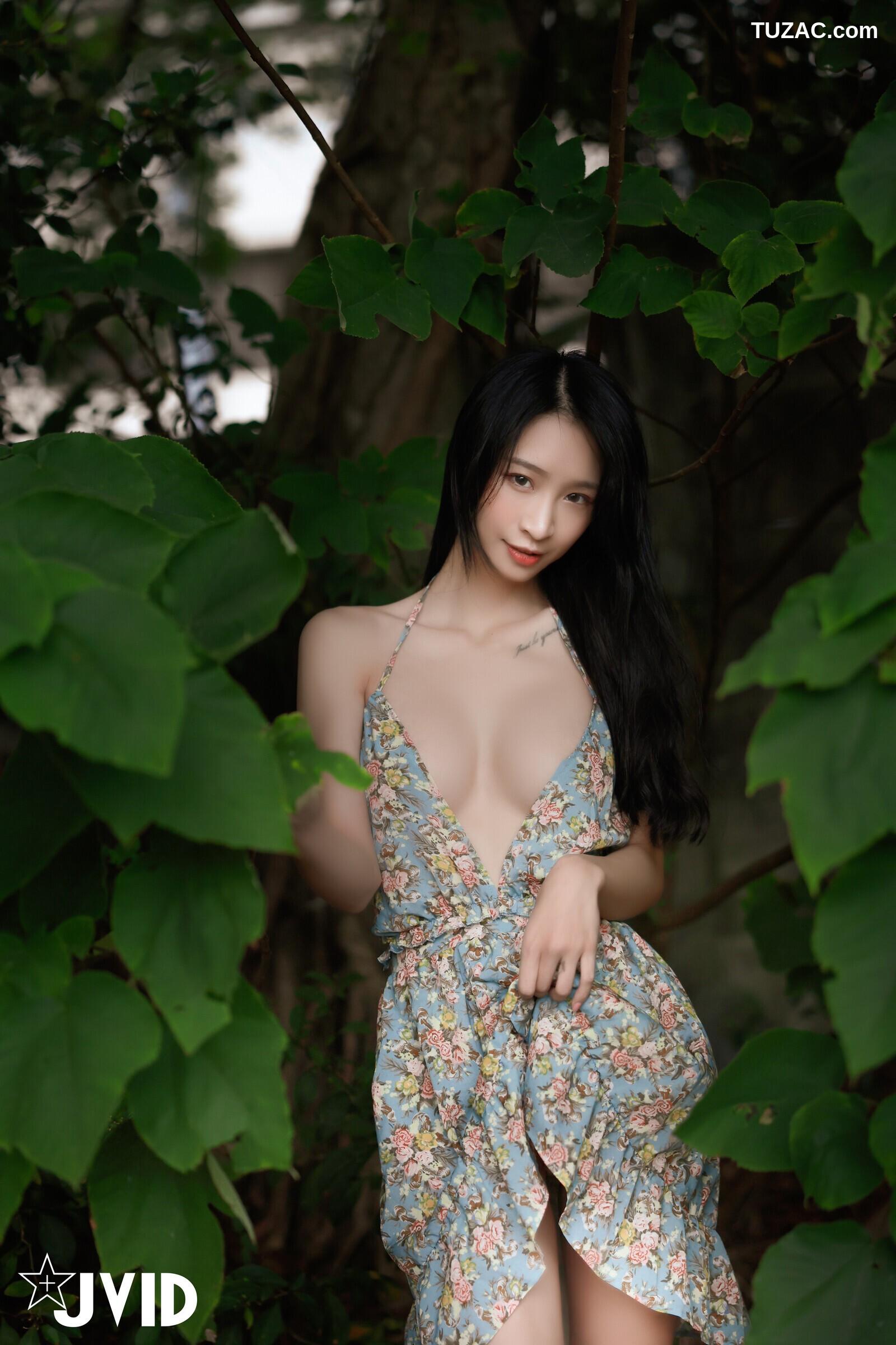 JVID-Sunny-戶外全裸-空靈美少女-野外全裸初驗-完全不害羞玩開了