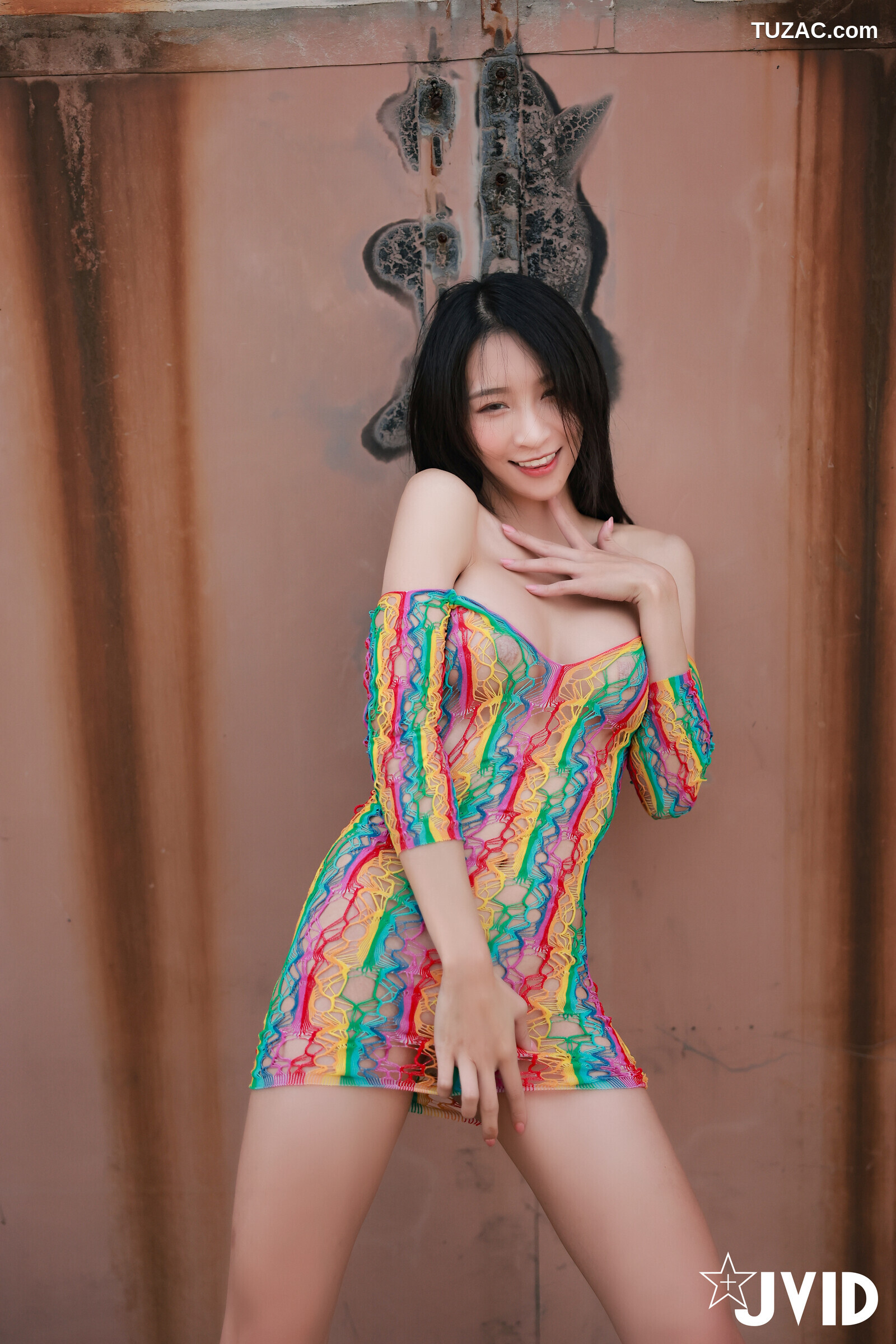 JVID-Sunny-戶外全裸-空靈美少女-野外全裸初驗-完全不害羞玩開了