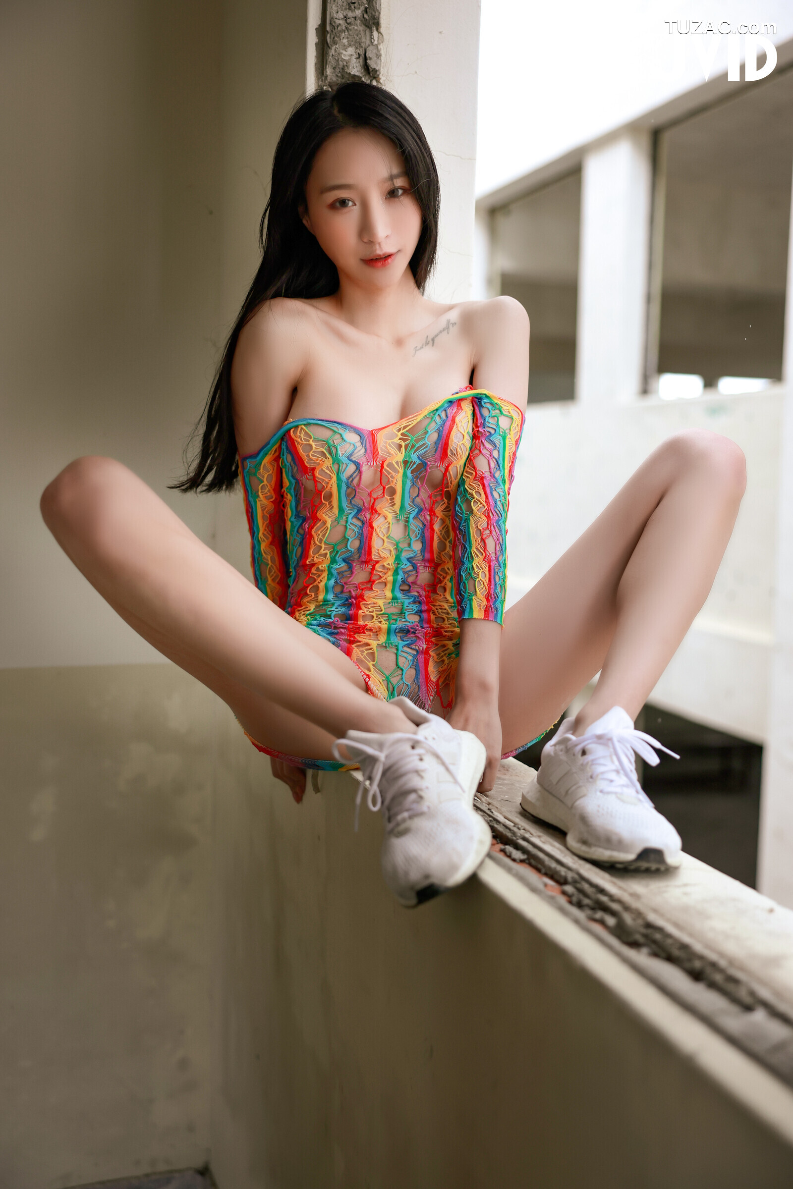 JVID-Sunny-戶外全裸-空靈美少女-野外全裸初驗-完全不害羞玩開了