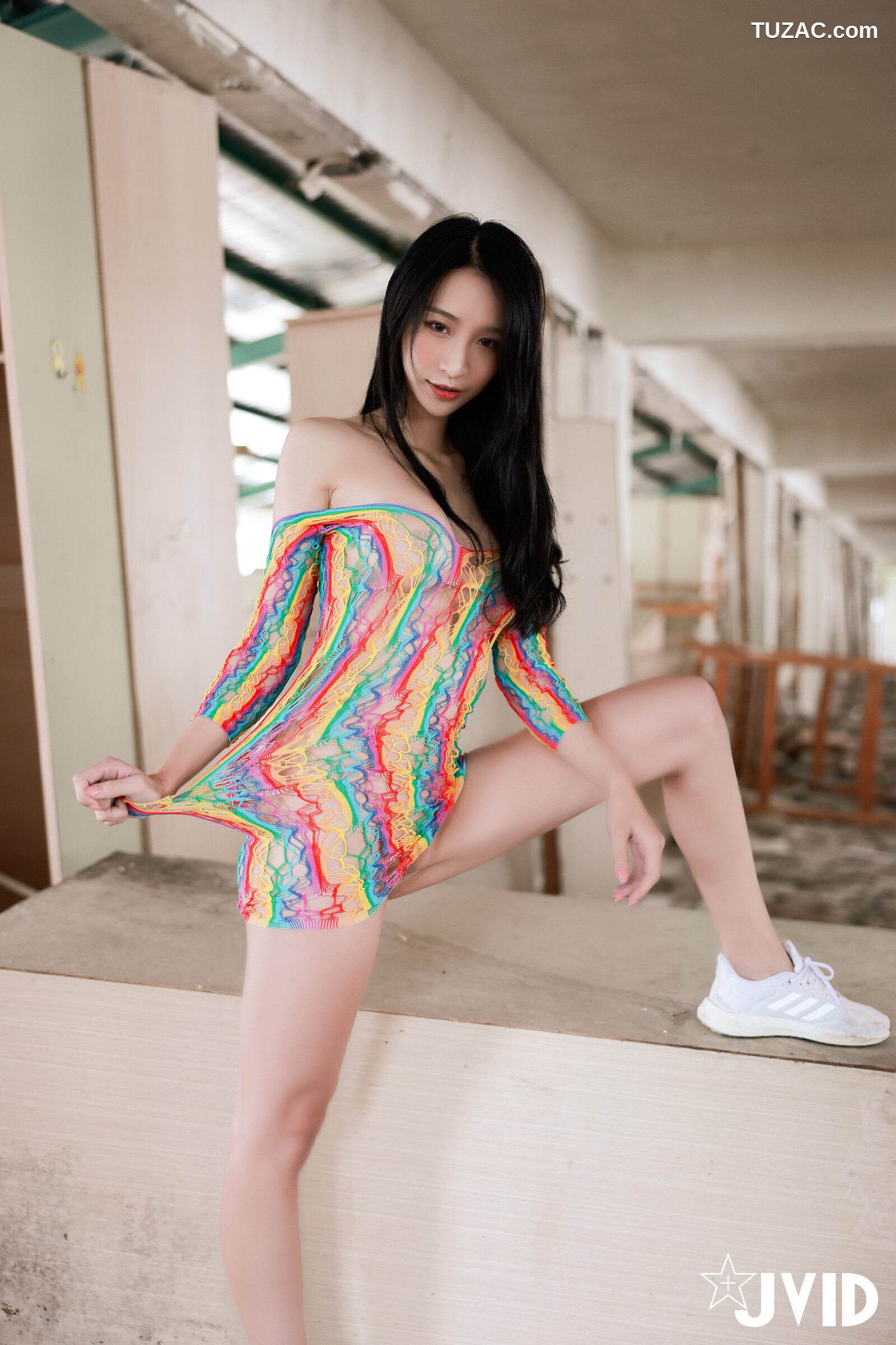 JVID-Sunny-戶外全裸-空靈美少女-野外全裸初驗-完全不害羞玩開了